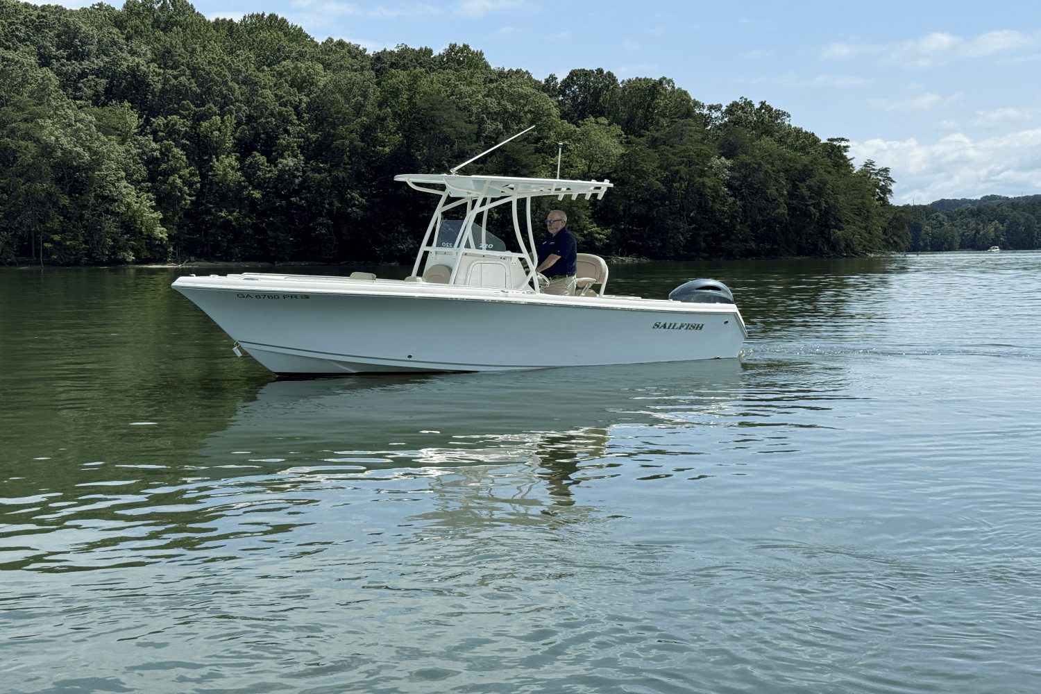 2021 Sailfish 220 CC Image Thumbnail #4