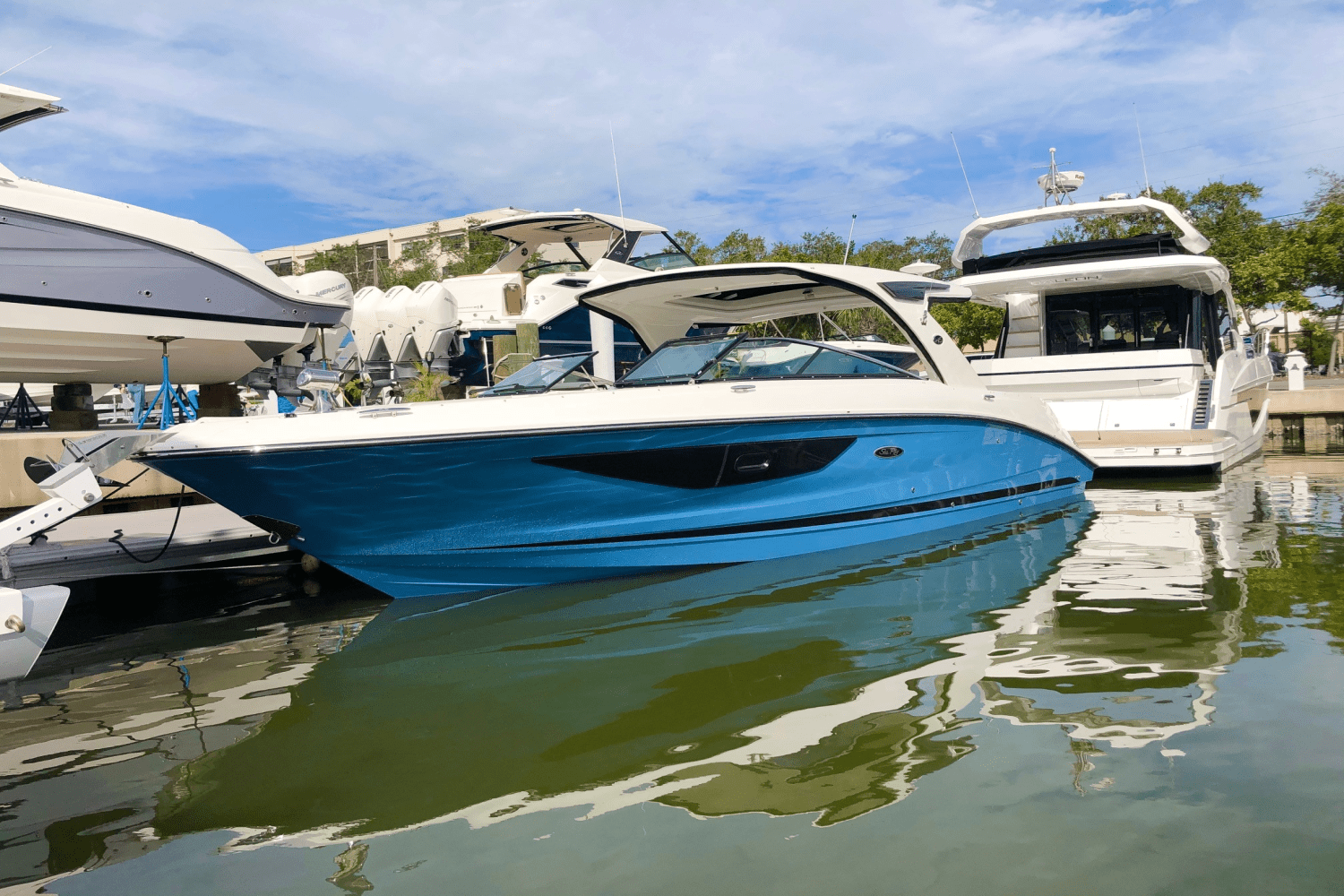 2020 Sea Ray 350 SLX OB Image Thumbnail #1