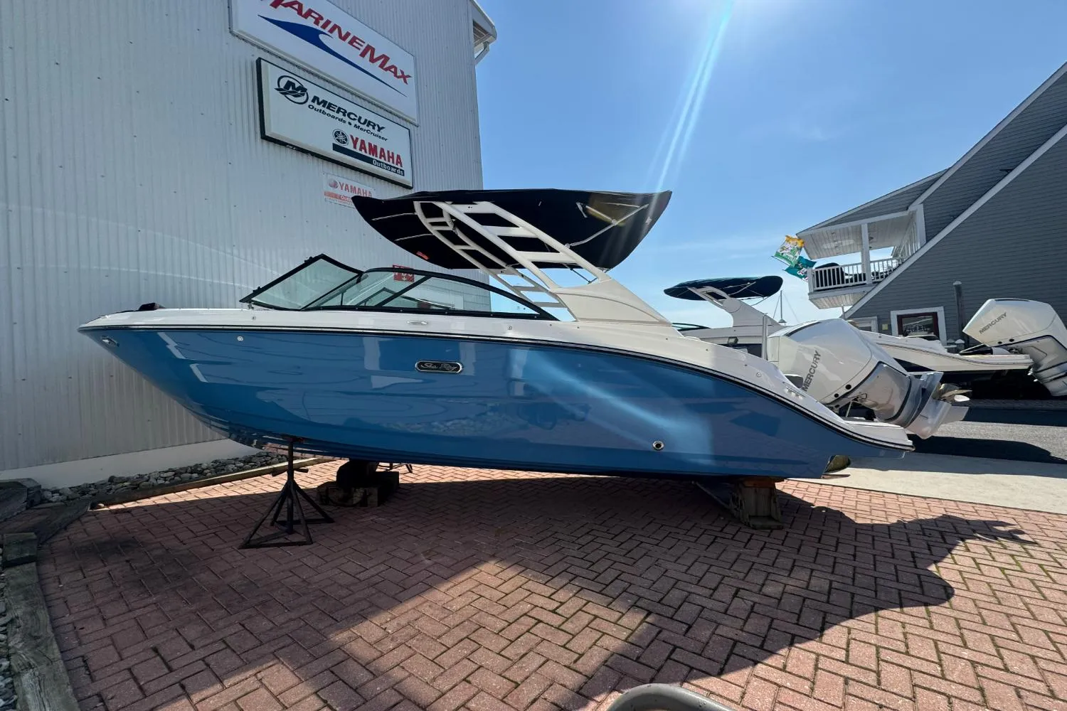 2026 Sea Ray SDX 230 Outboard Image Thumbnail #5