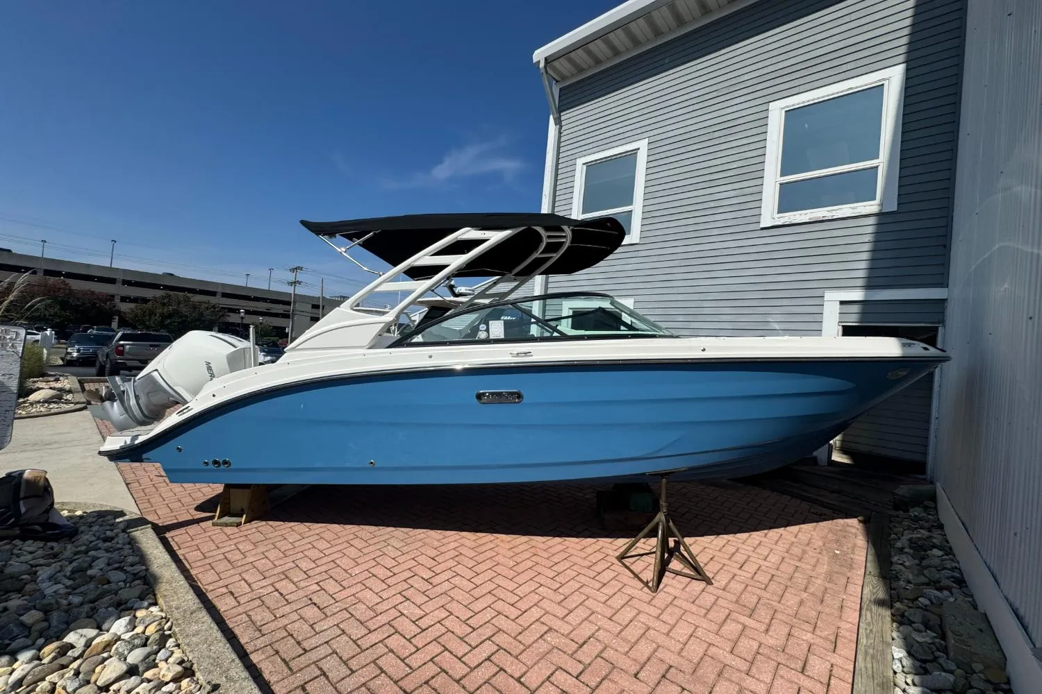 2026 Sea Ray SDX 230 Outboard Image Thumbnail #3