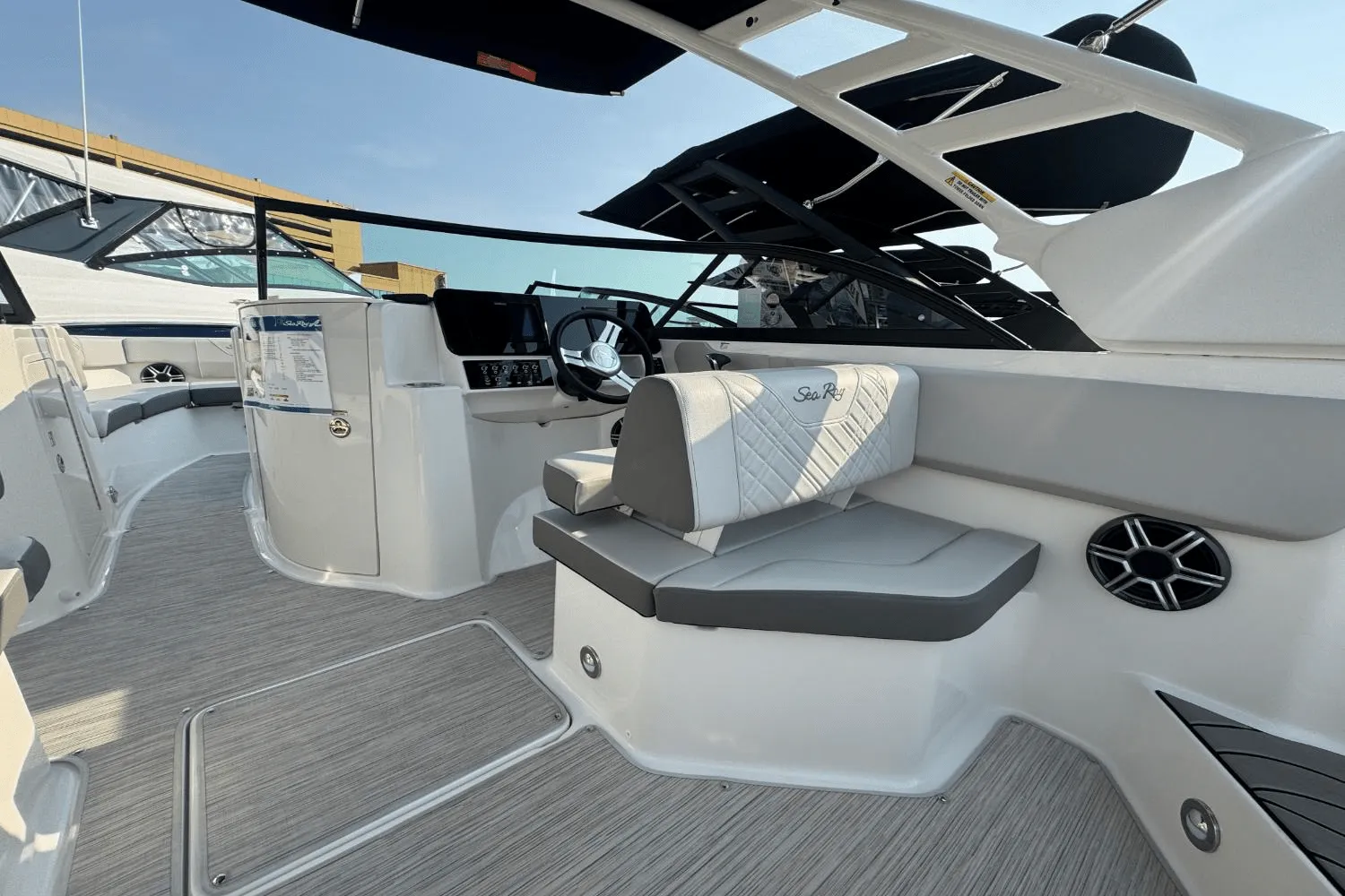 2026 Sea Ray SDX 230 Outboard Image Thumbnail #21