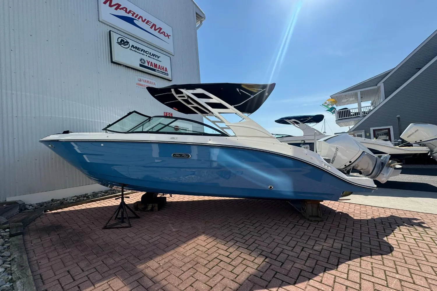 2026 Sea Ray SDX 230 Outboard Image Thumbnail #4