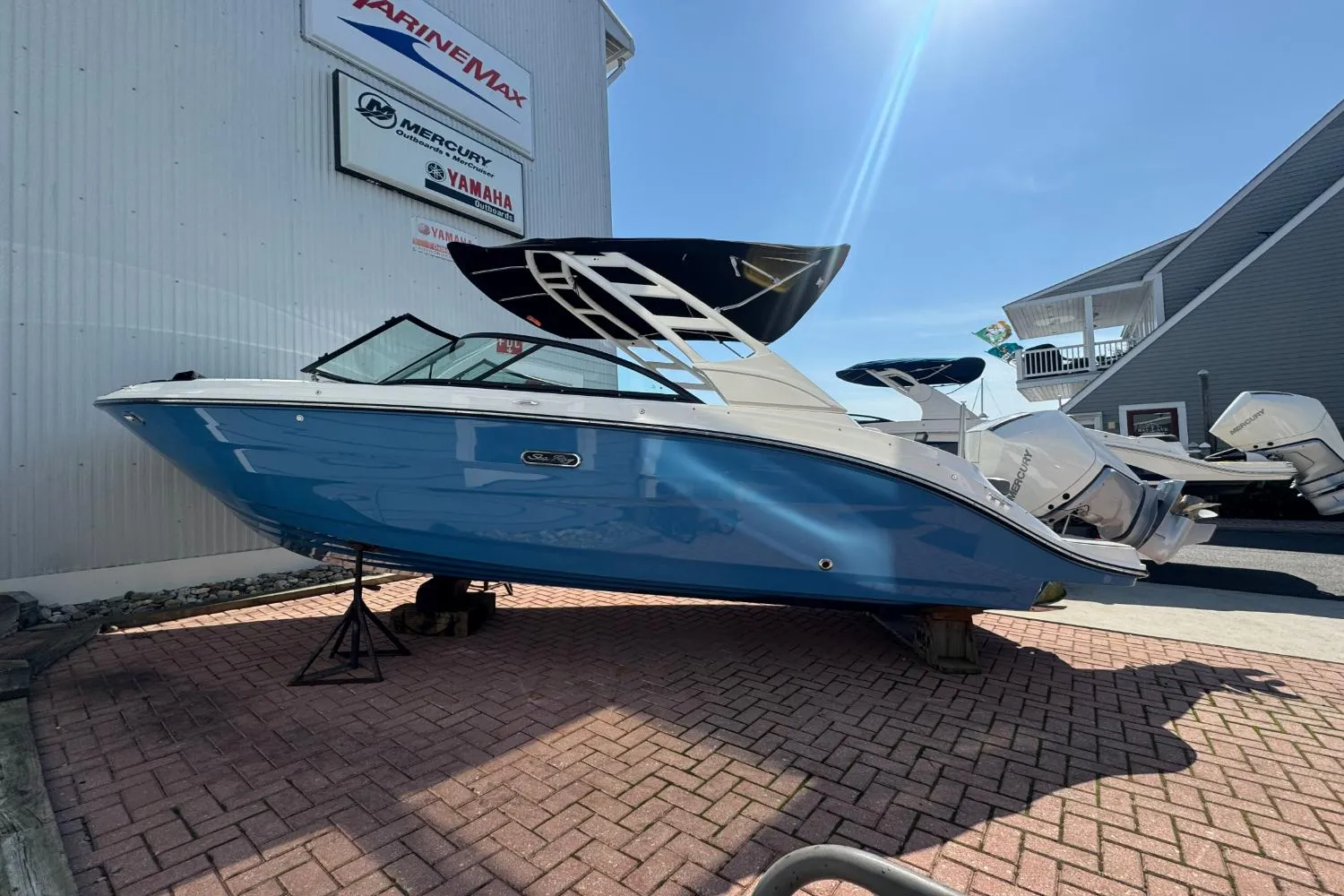 2026 Sea Ray SDX 230 Outboard Image Thumbnail #6