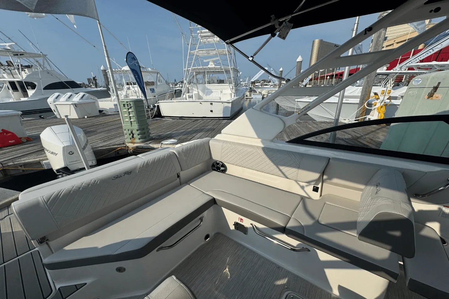 2026 Sea Ray SDX 230 Outboard Image Thumbnail #14