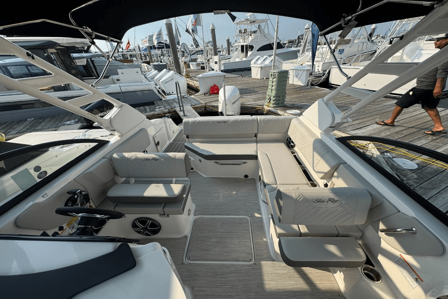 2026 Sea Ray SDX 230 Outboard Image Thumbnail #11