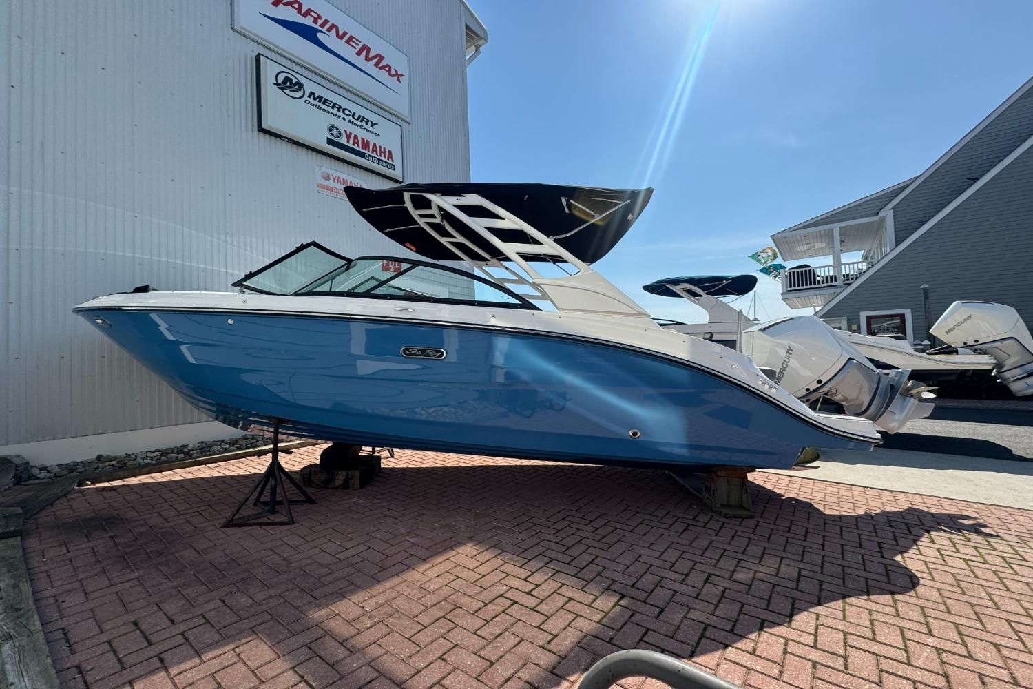 2026 Sea Ray SDX 230 Outboard Image Thumbnail #6