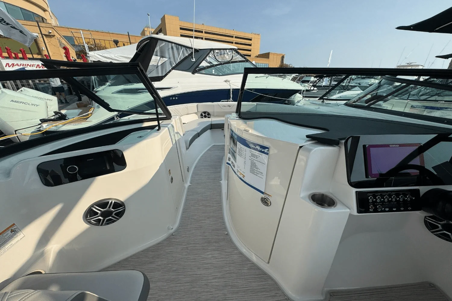 2026 Sea Ray SDX 230 Outboard Image Thumbnail #29