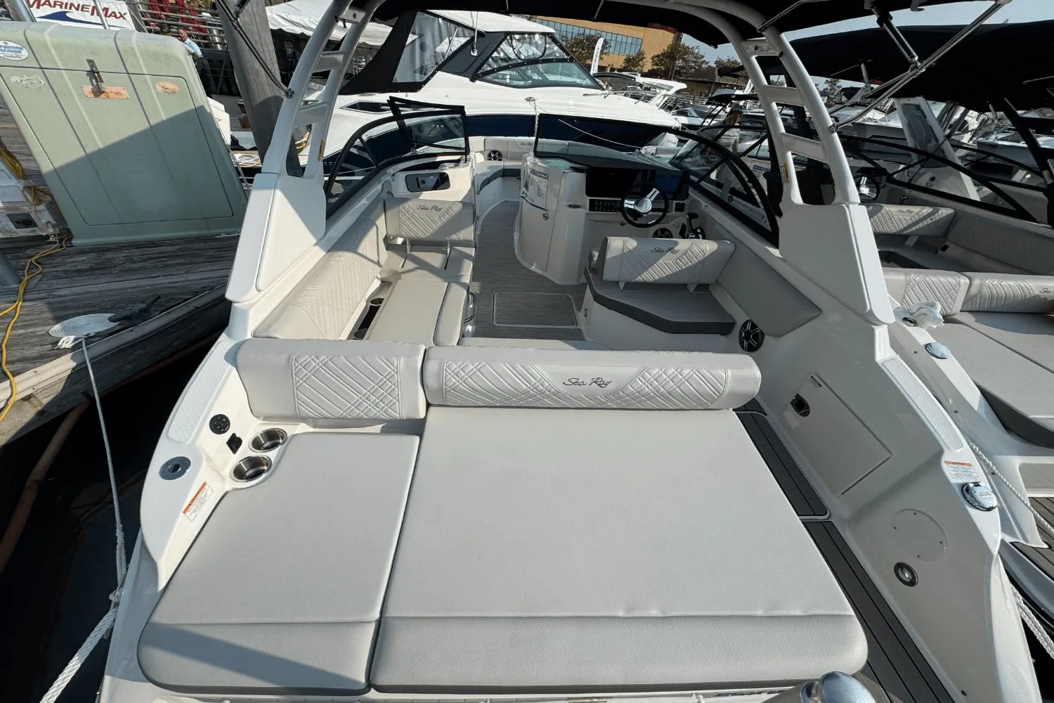 2026 Sea Ray SDX 230 Outboard Image Thumbnail #10