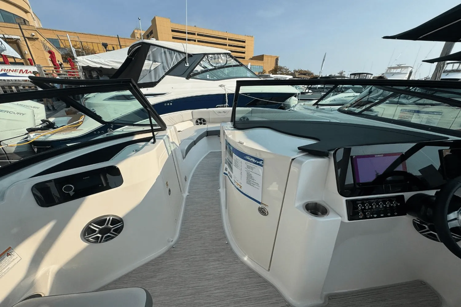 2026 Sea Ray SDX 230 Outboard Image Thumbnail #28