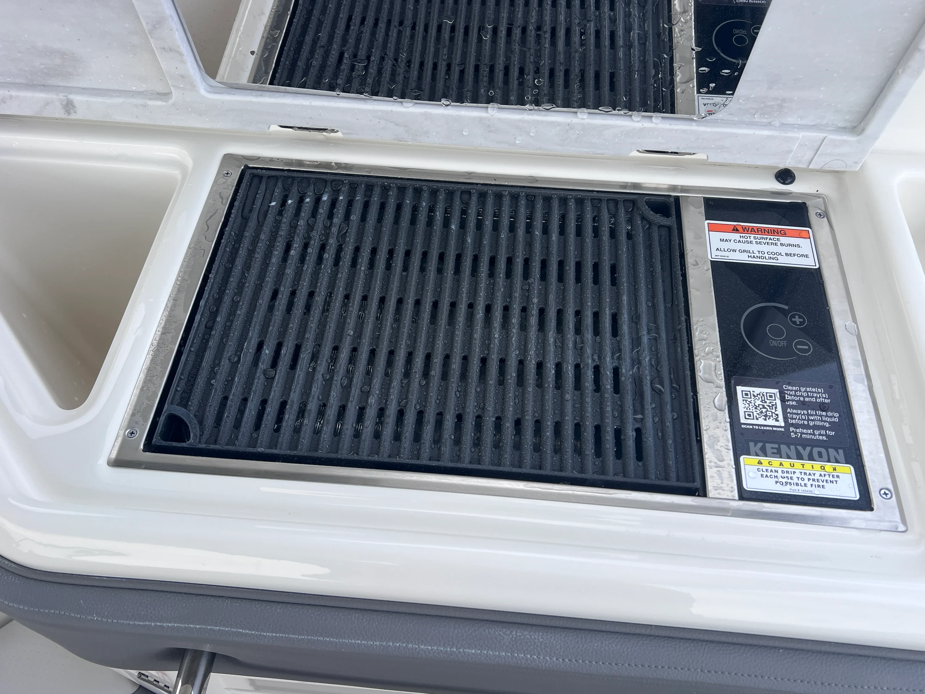 2026 Sea Ray SLX 310 Outboard Image Thumbnail #20