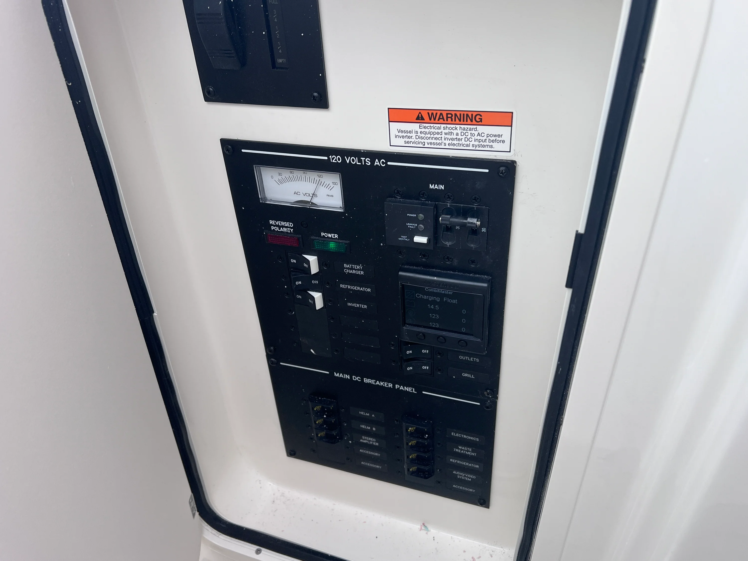 2026 Sea Ray SLX 310 Outboard Image Thumbnail #27