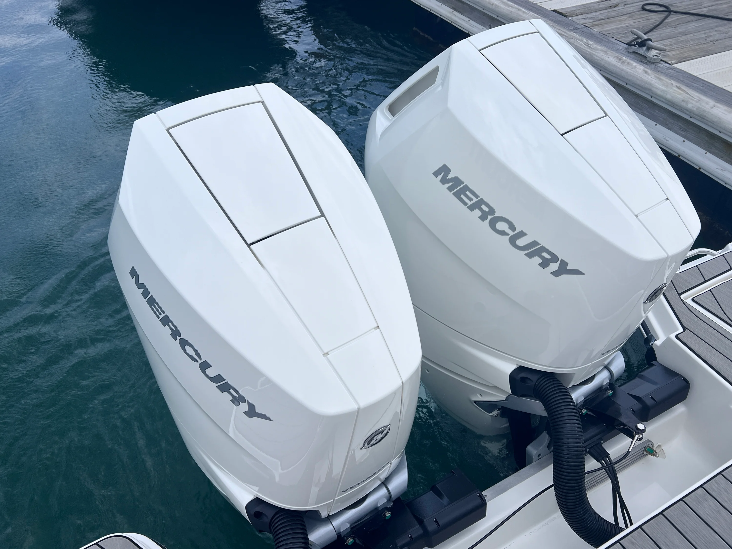 2026 Sea Ray SLX 310 Outboard Image Thumbnail #15