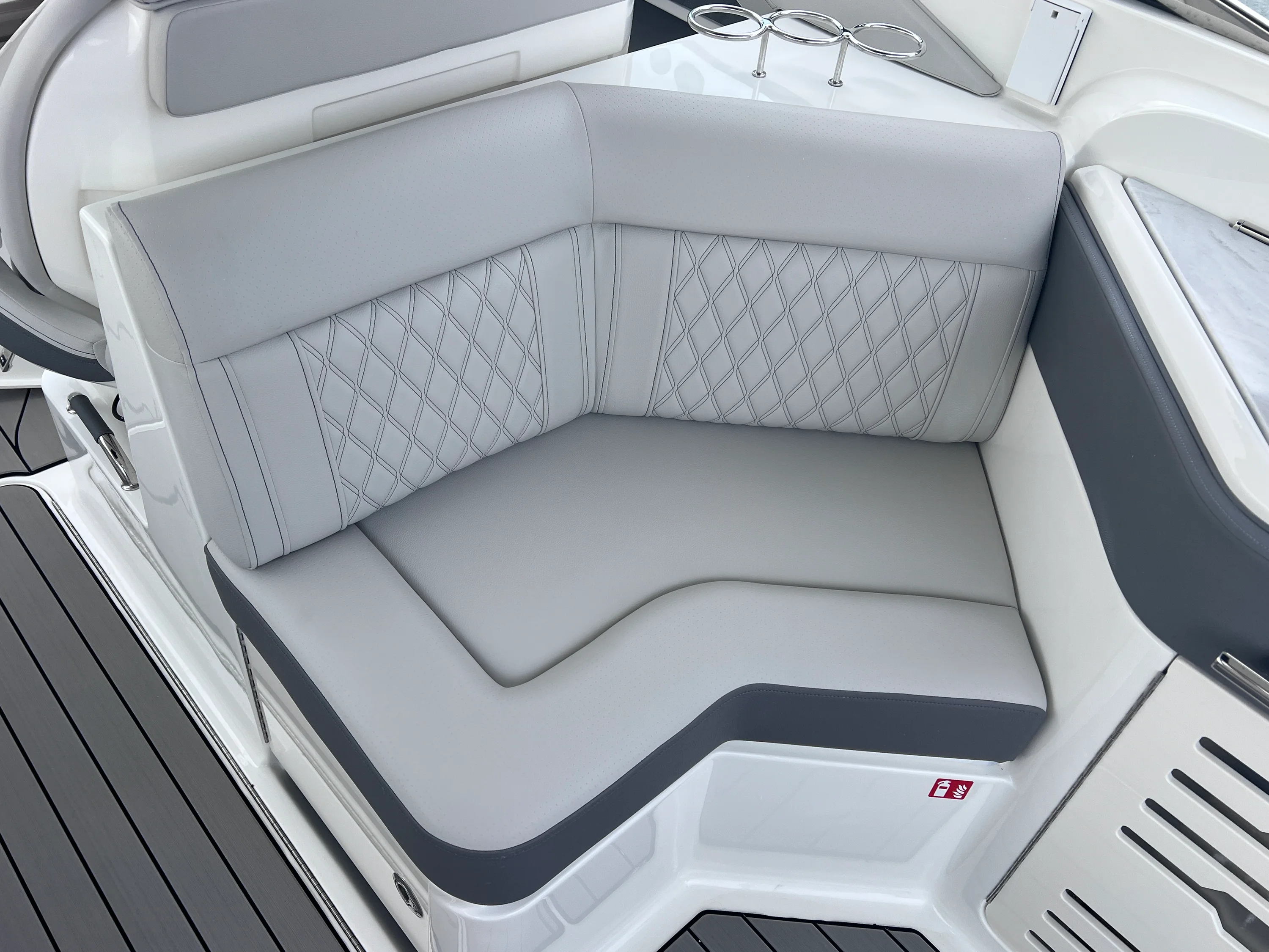 2026 Sea Ray SLX 310 Outboard Image Thumbnail #19