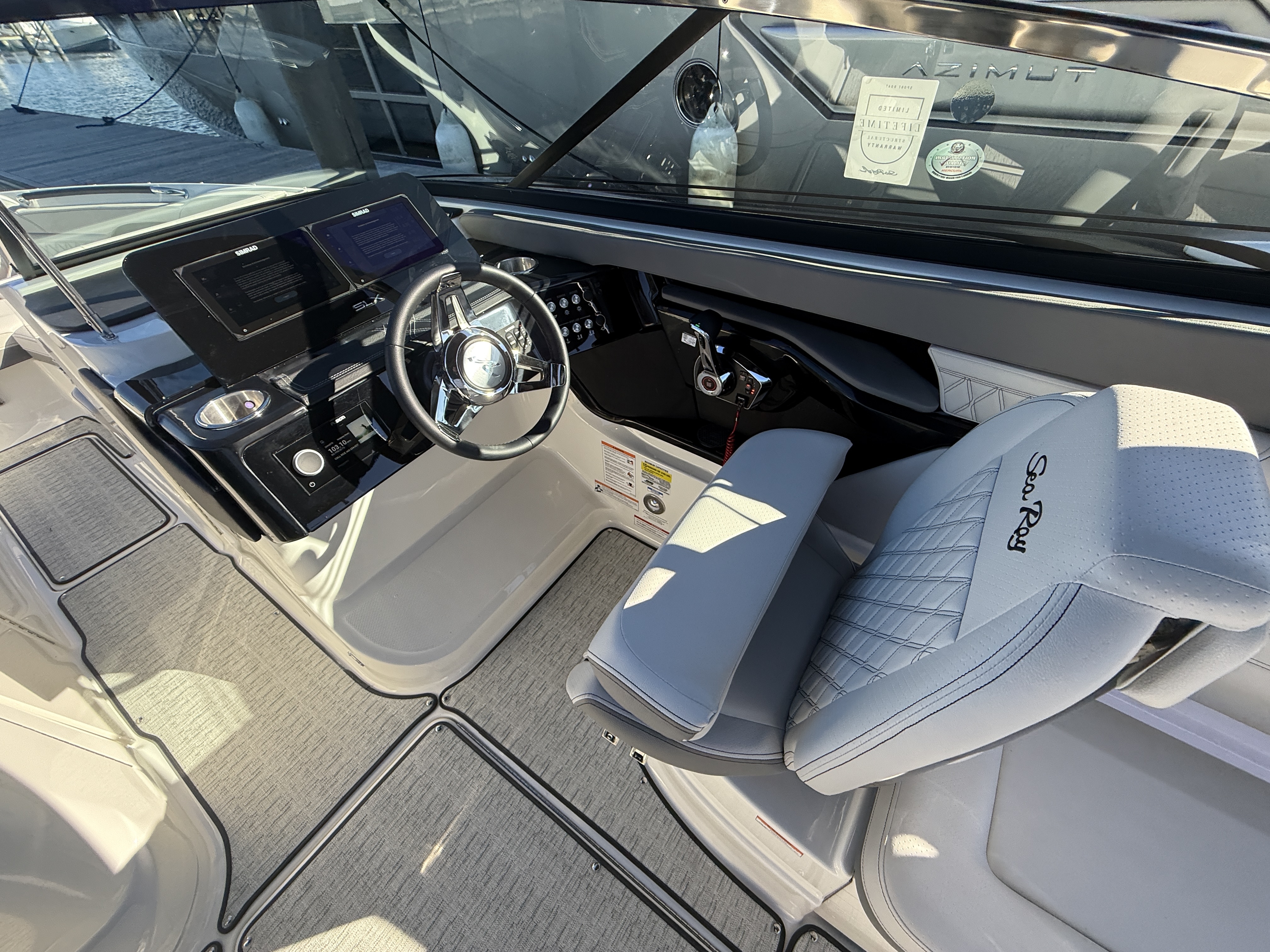 2026 Sea Ray SLX 260 Outboard Image Thumbnail #19