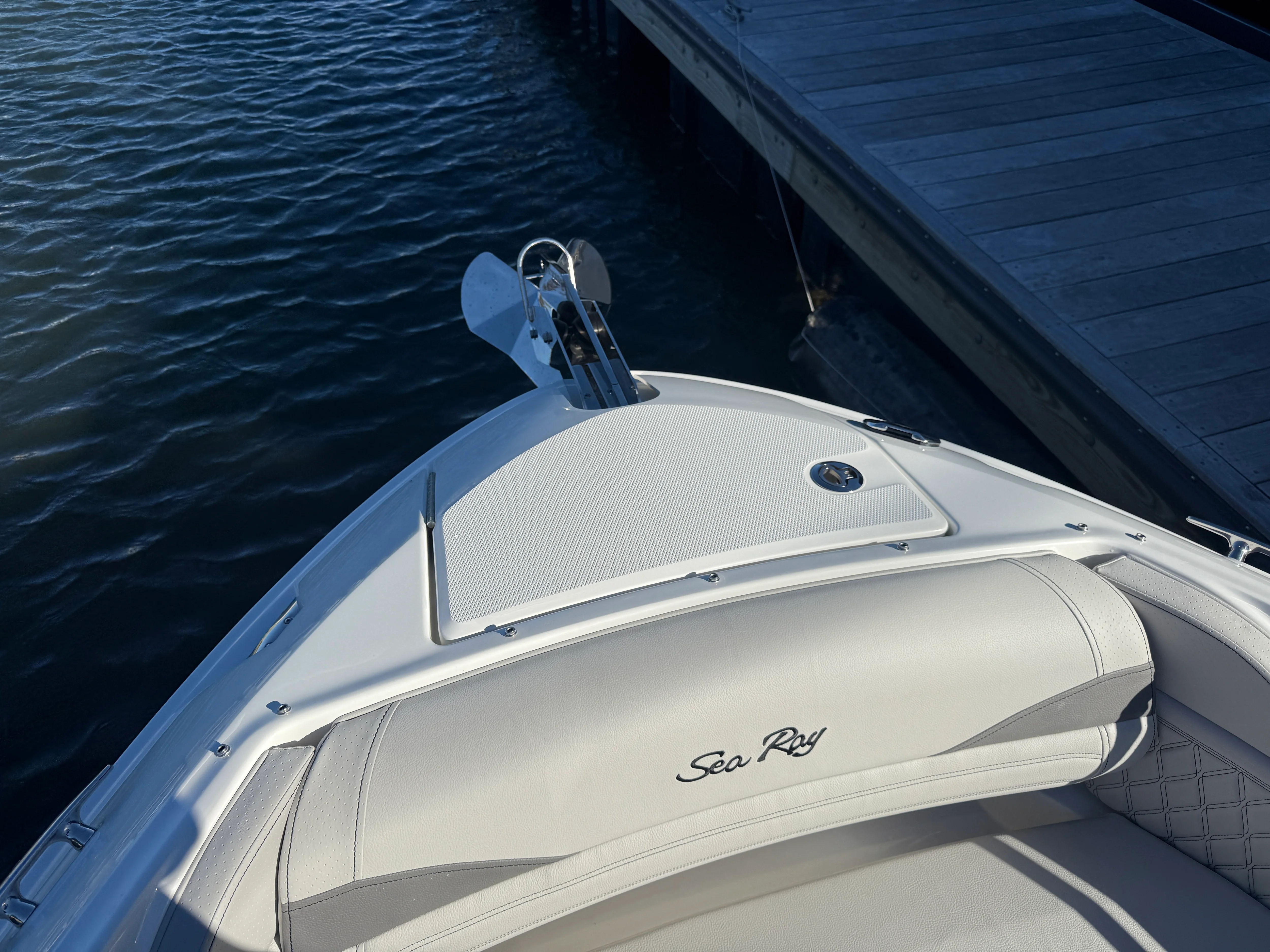 2026 Sea Ray SLX 260 Outboard Image Thumbnail #32