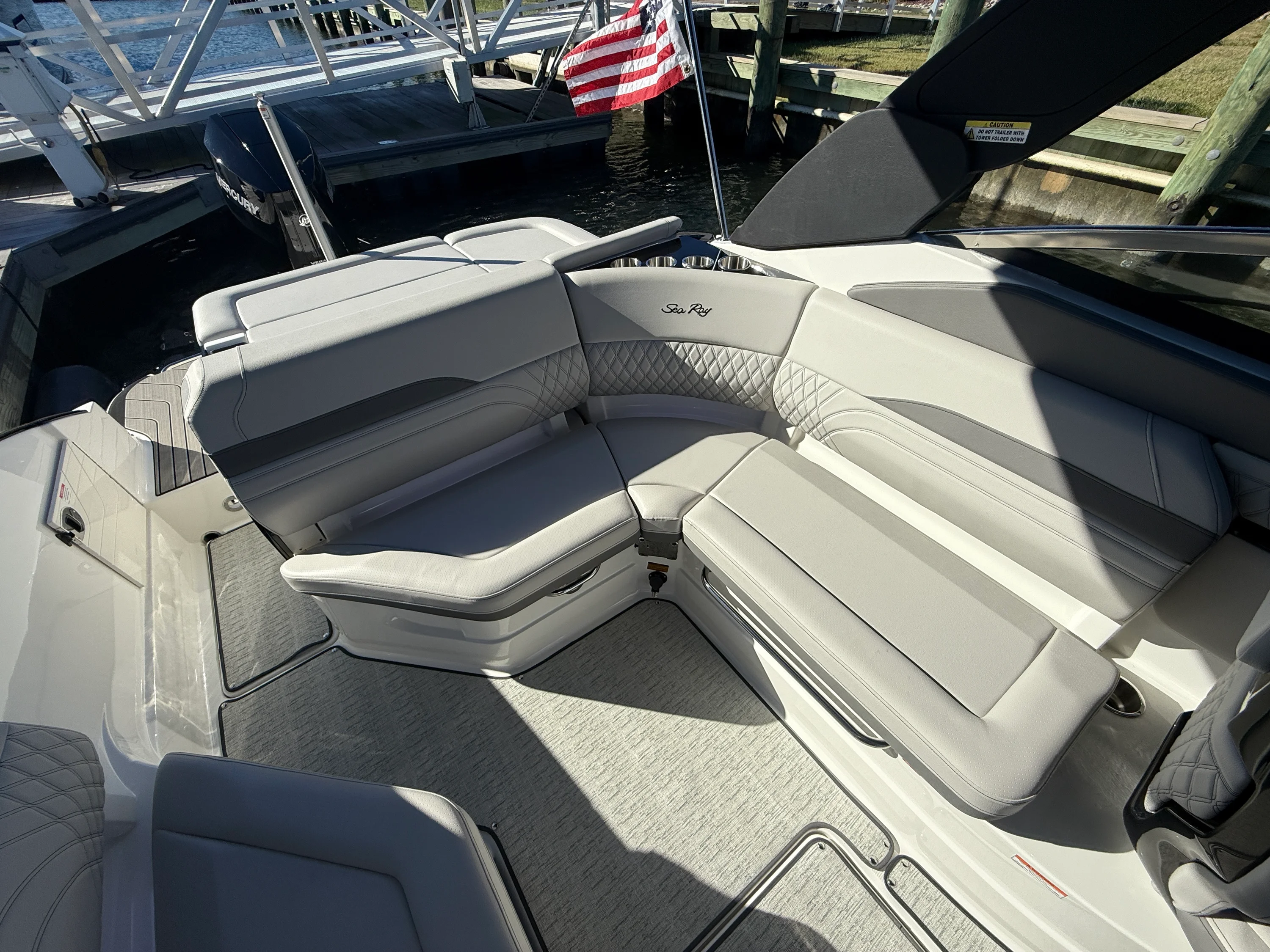 2026 Sea Ray SLX 260 Outboard Image Thumbnail #12