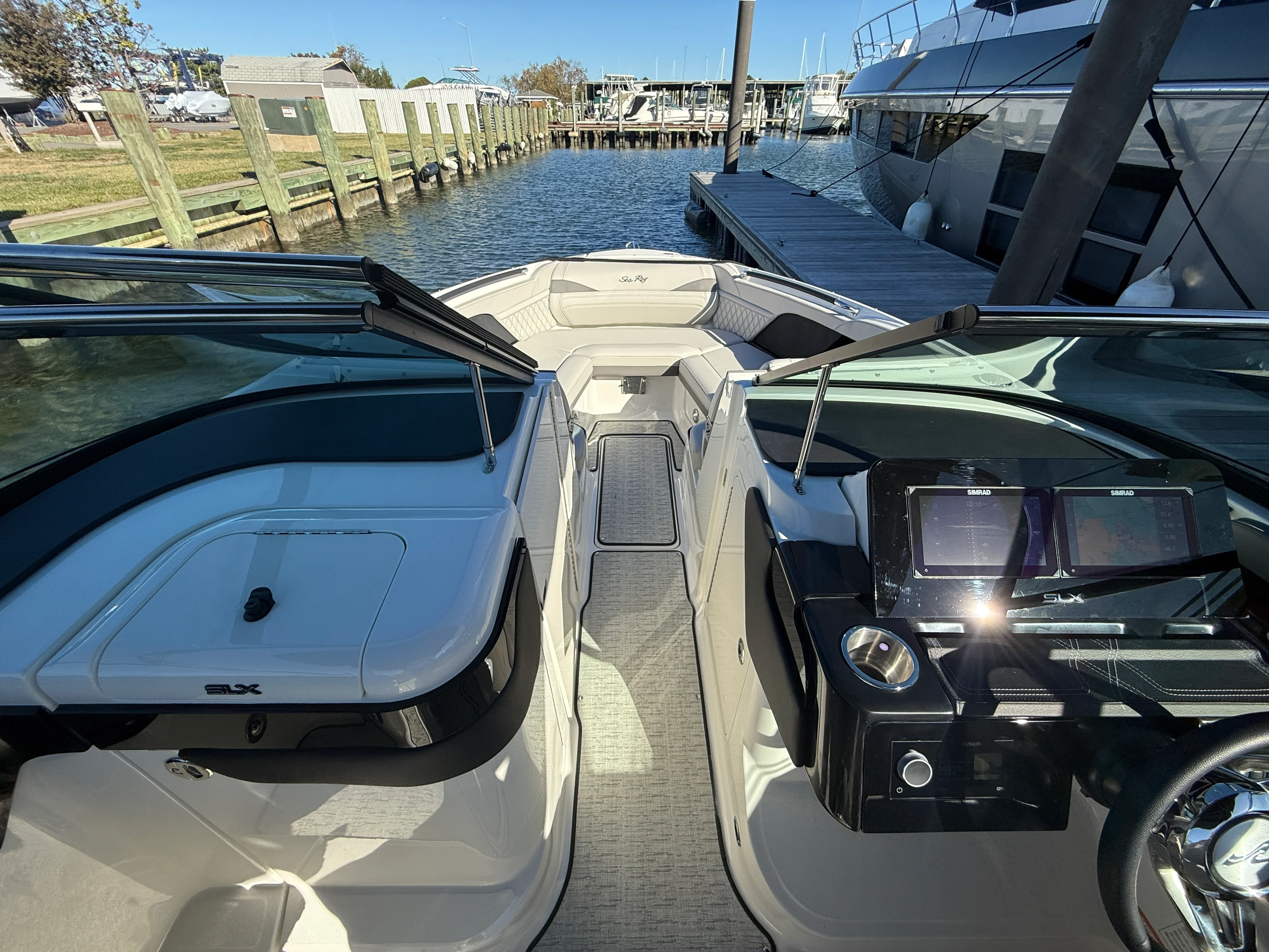 2026 Sea Ray SLX 260 Outboard Image Thumbnail #25