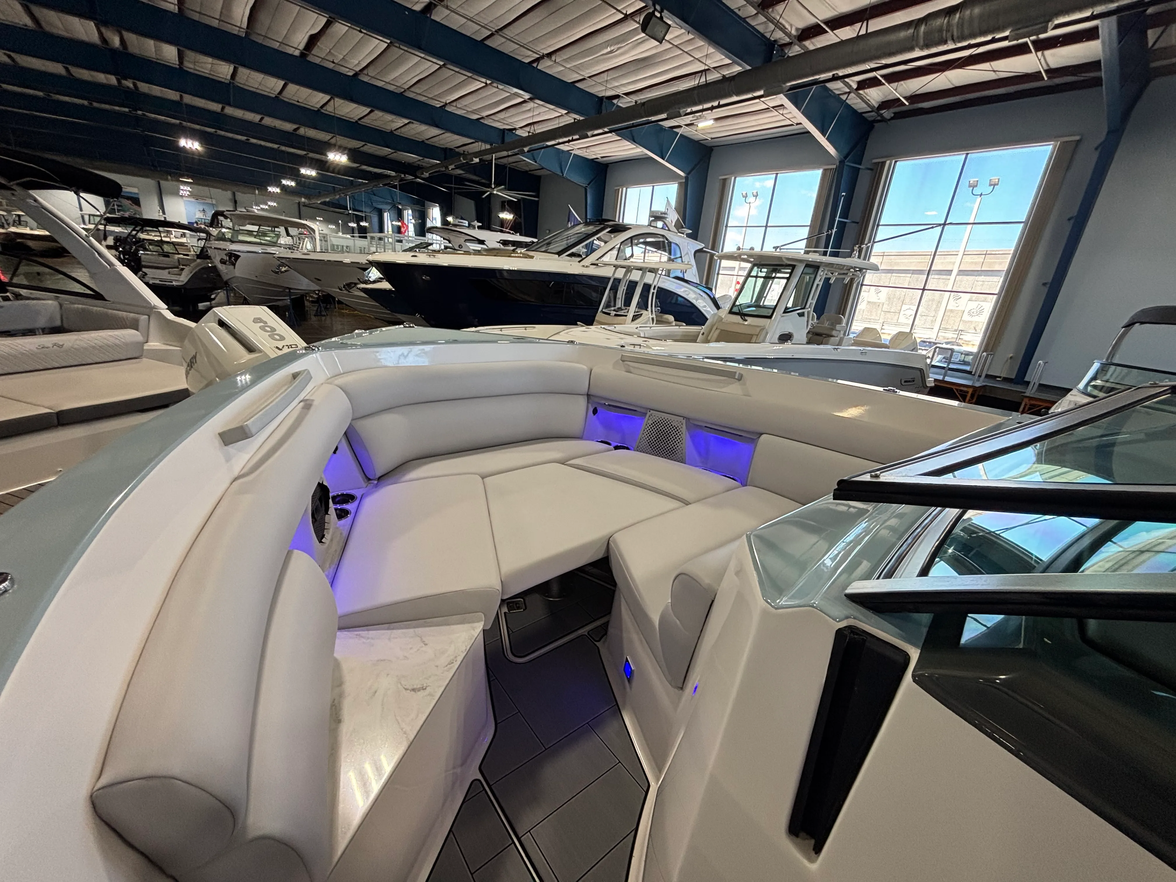 2024 Aviara AV32 Outboard Image Thumbnail #18