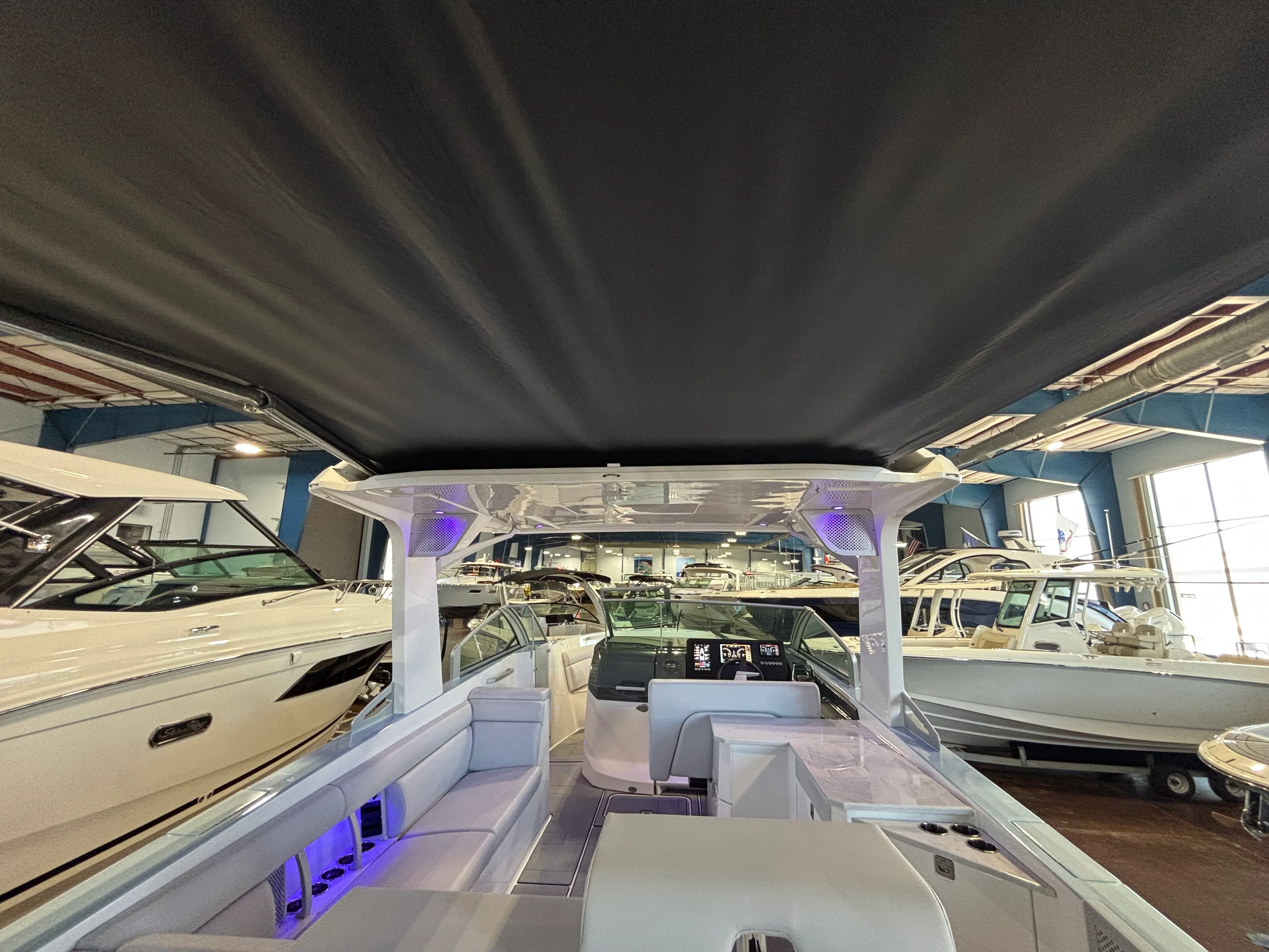 2024 Aviara AV32 Outboard Image Thumbnail #8