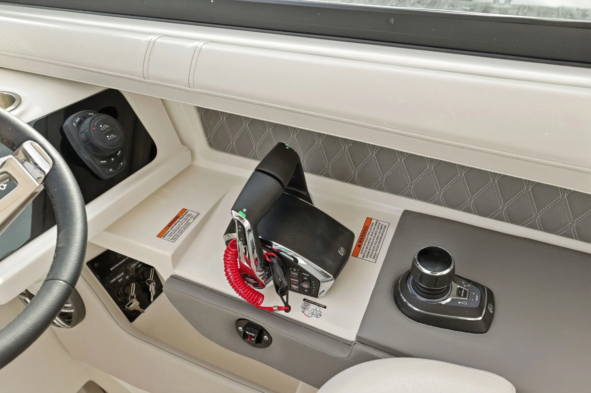 2026 Sea Ray SLX 310 Outboard Image Thumbnail #17