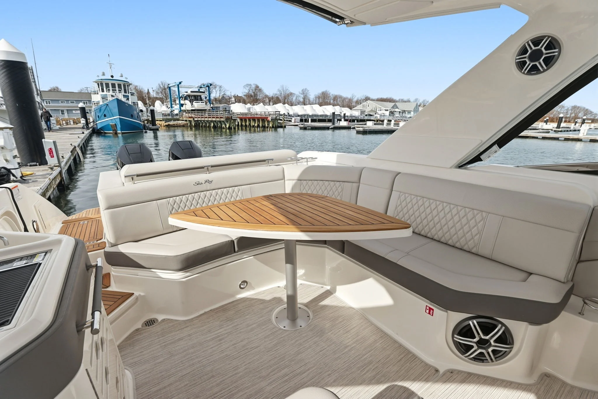 2026 Sea Ray SLX 310 Outboard Image Thumbnail #13