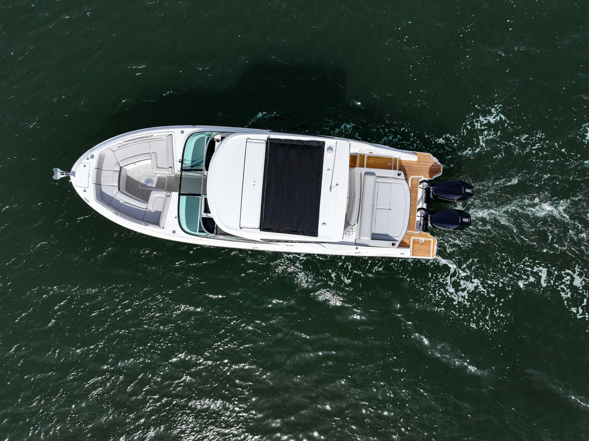 2026 Sea Ray SLX 310 Outboard Image Thumbnail #3