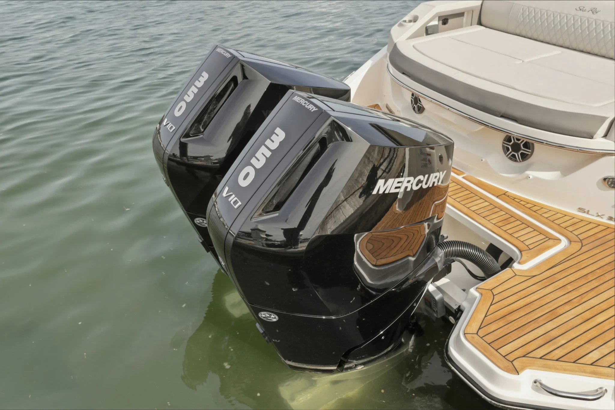 2026 Sea Ray SLX 310 Outboard Image Thumbnail #6