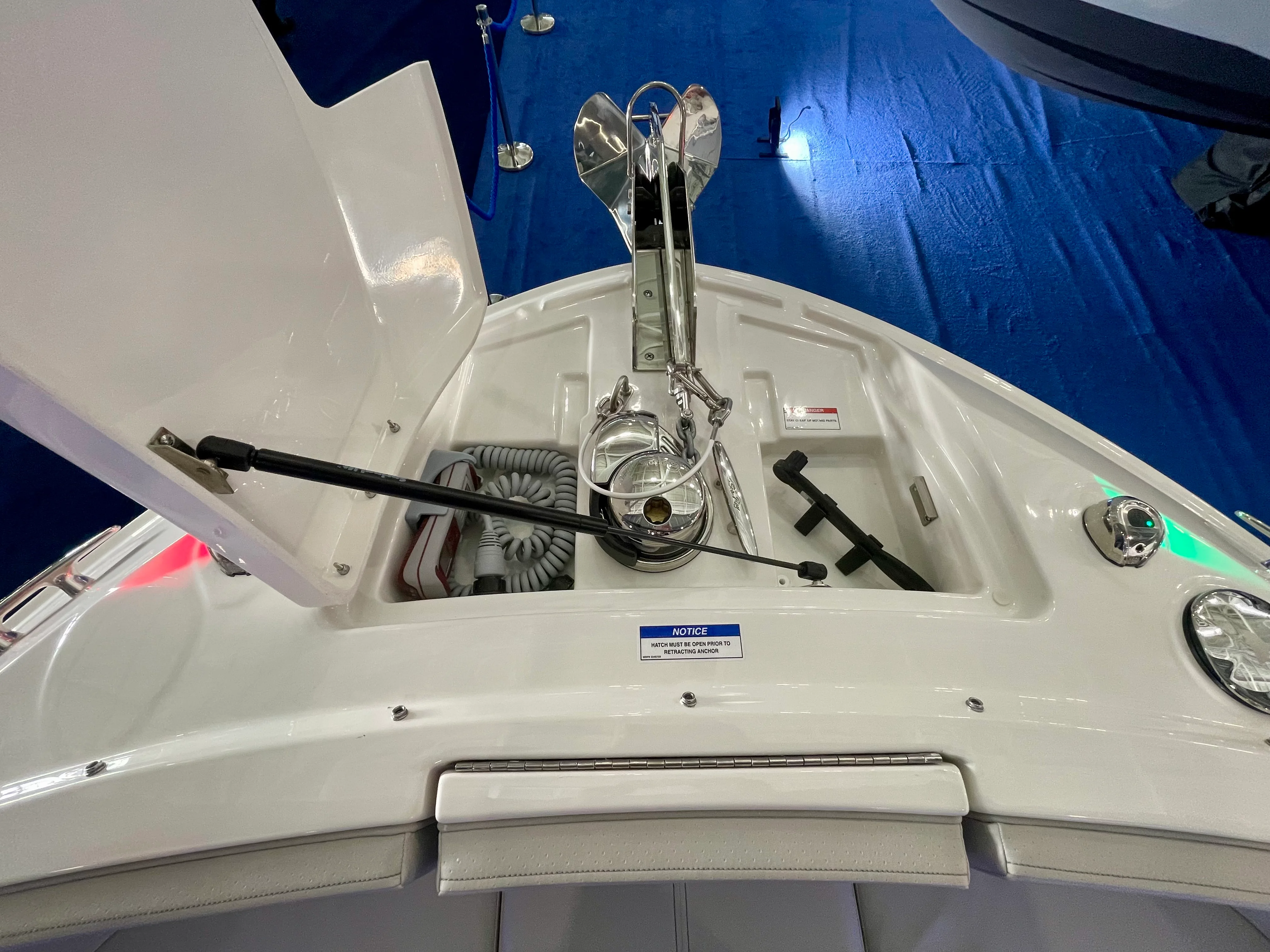 2026 Sea Ray SLX 310 Outboard Image Thumbnail #17