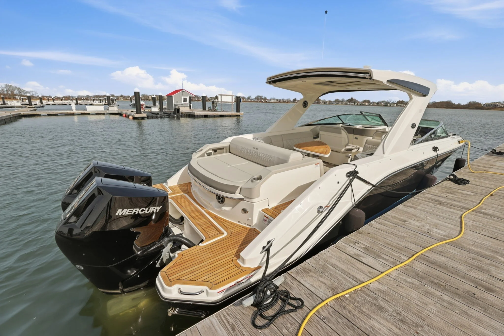 2026 Sea Ray SLX 310 Outboard Image Thumbnail #4