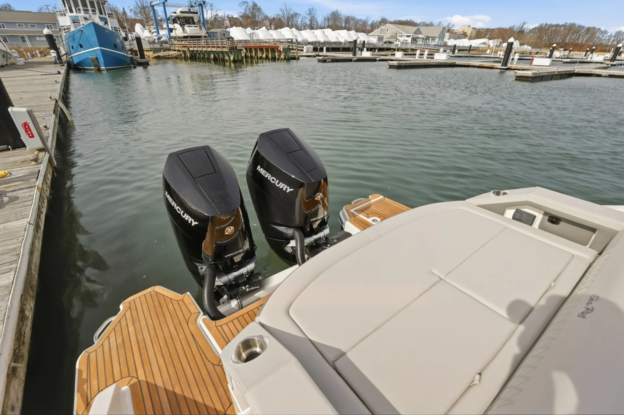 2026 Sea Ray SLX 310 Outboard Image Thumbnail #8