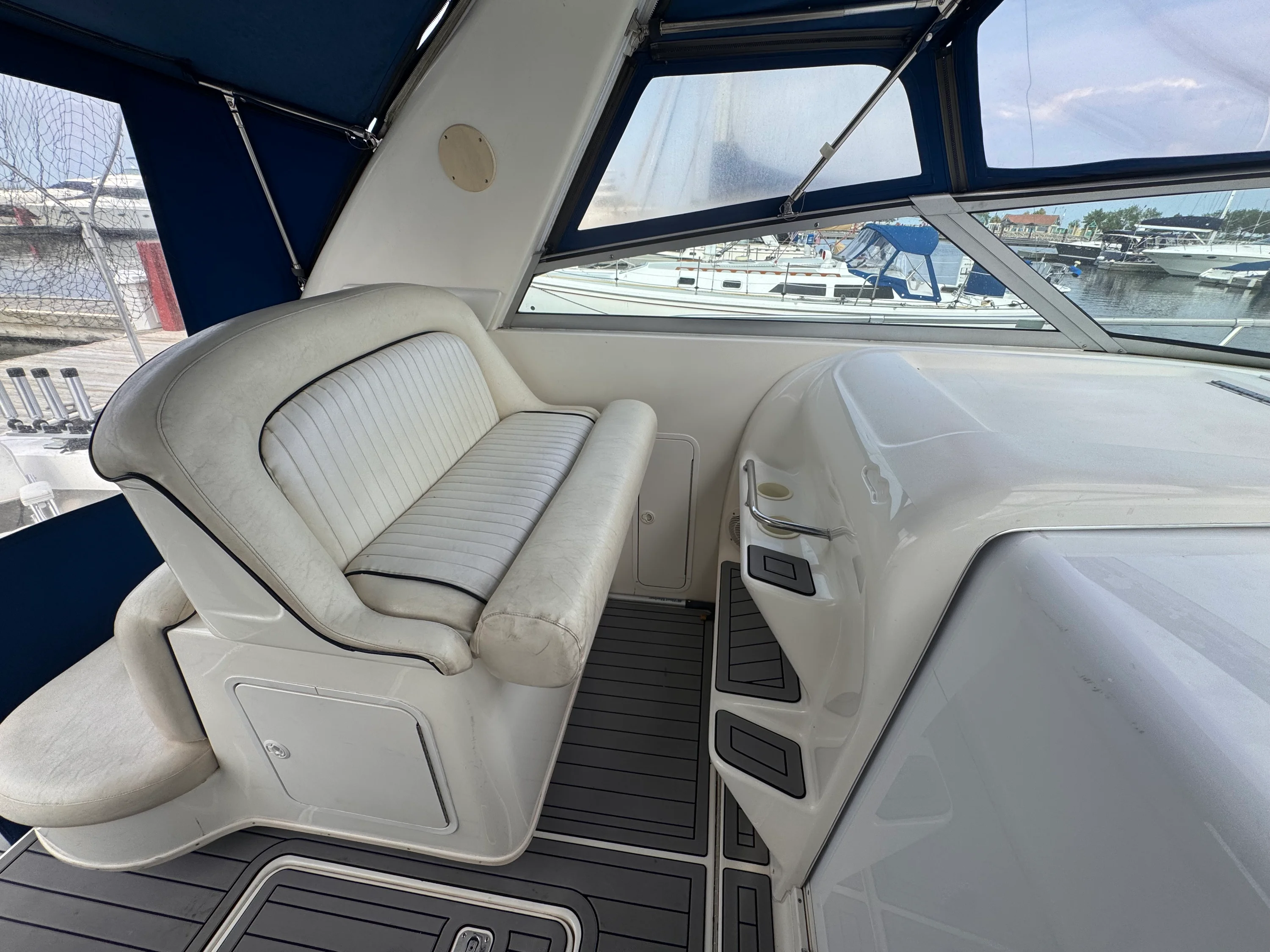 1997 Sea Ray 330 EXPRESS CRUISER Image Thumbnail #7