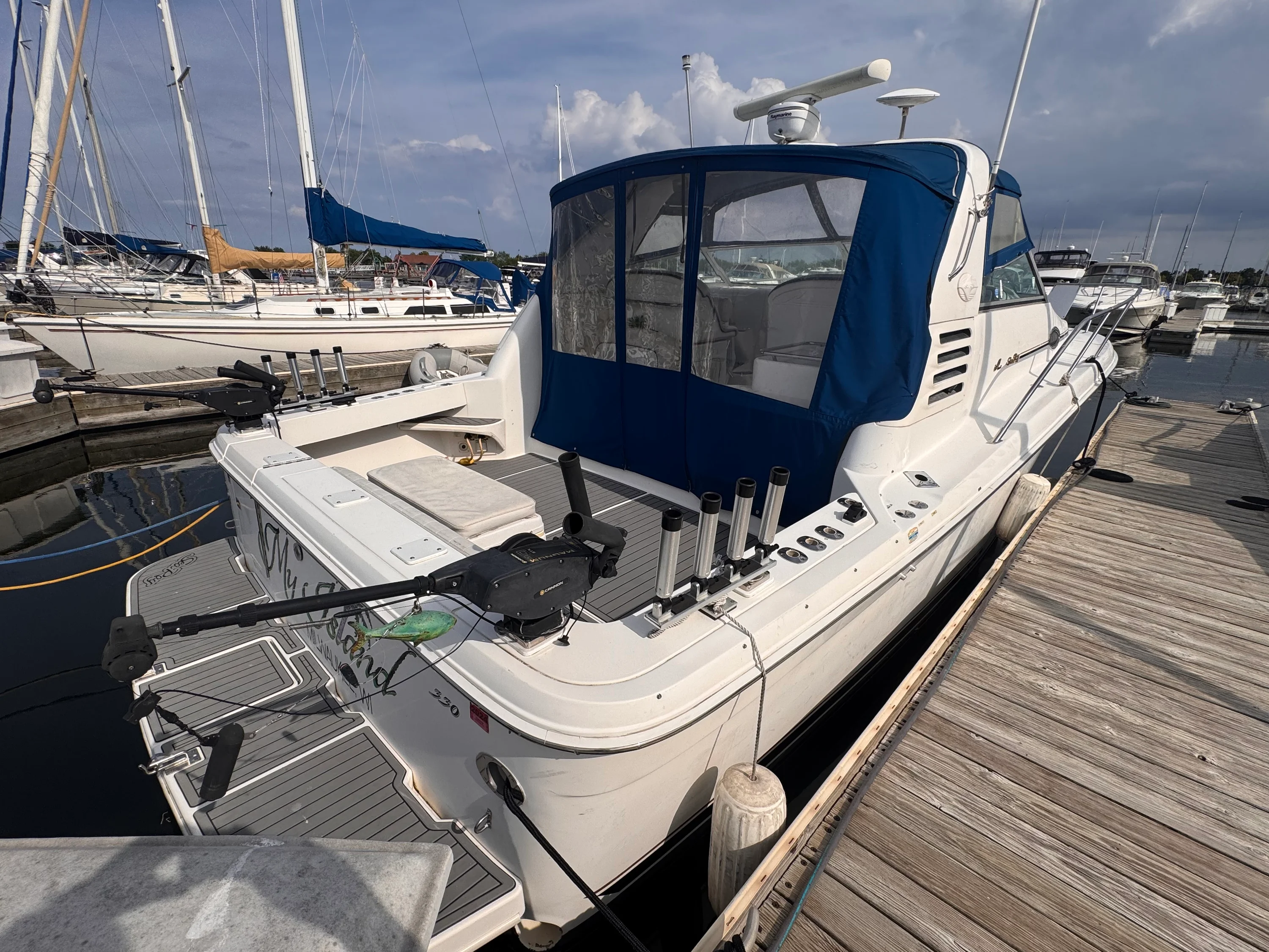 1997 Sea Ray 330 EXPRESS CRUISER Image Thumbnail #4