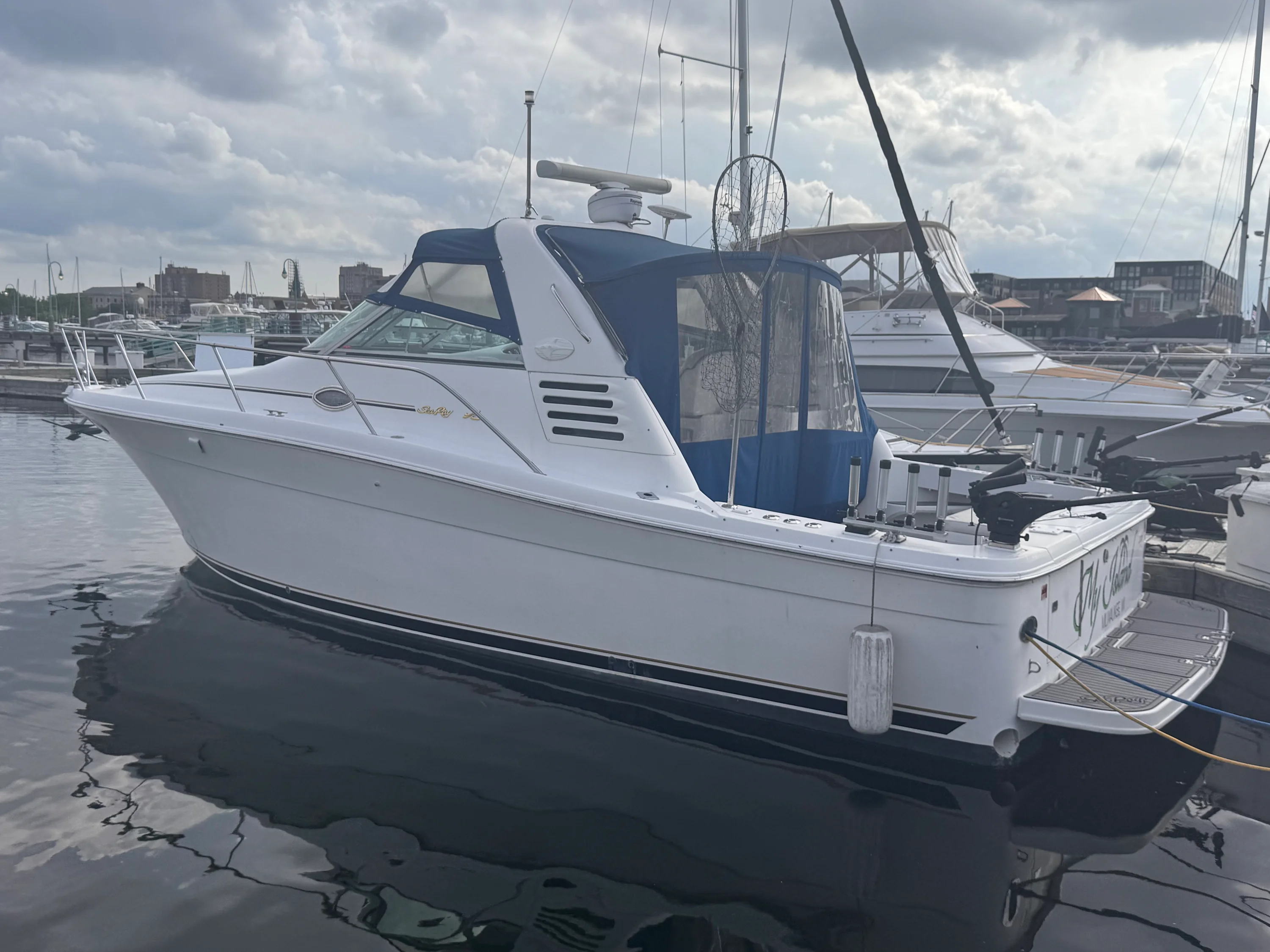 1997 Sea Ray 330 EXPRESS CRUISER Image Thumbnail #3