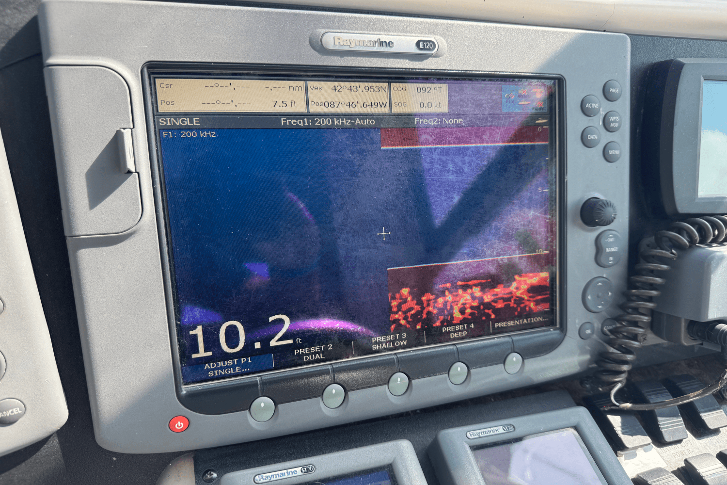 1997 Sea Ray 330 EXPRESS CRUISER Image Thumbnail #5