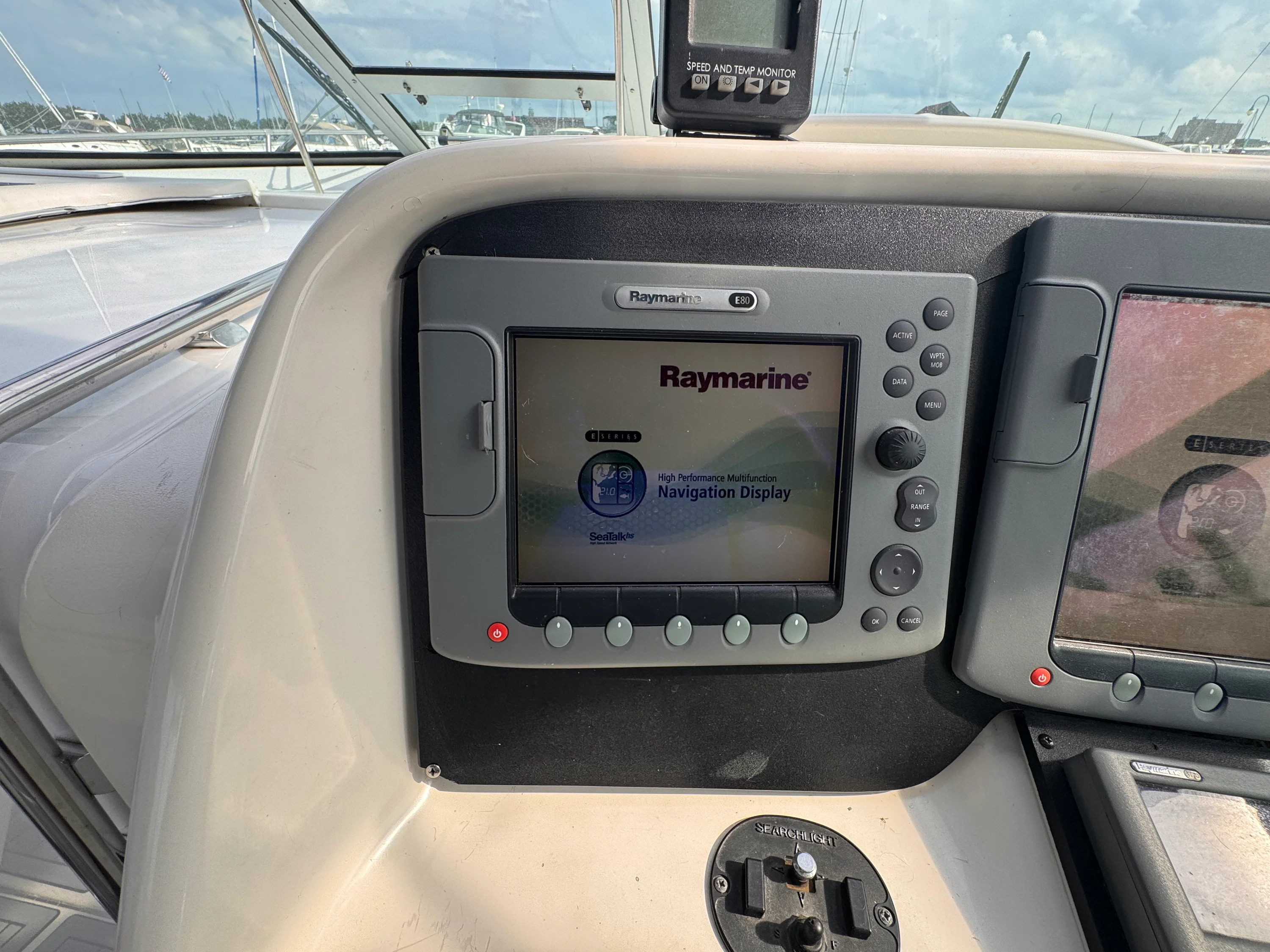 1997 Sea Ray 330 EXPRESS CRUISER Image Thumbnail #9