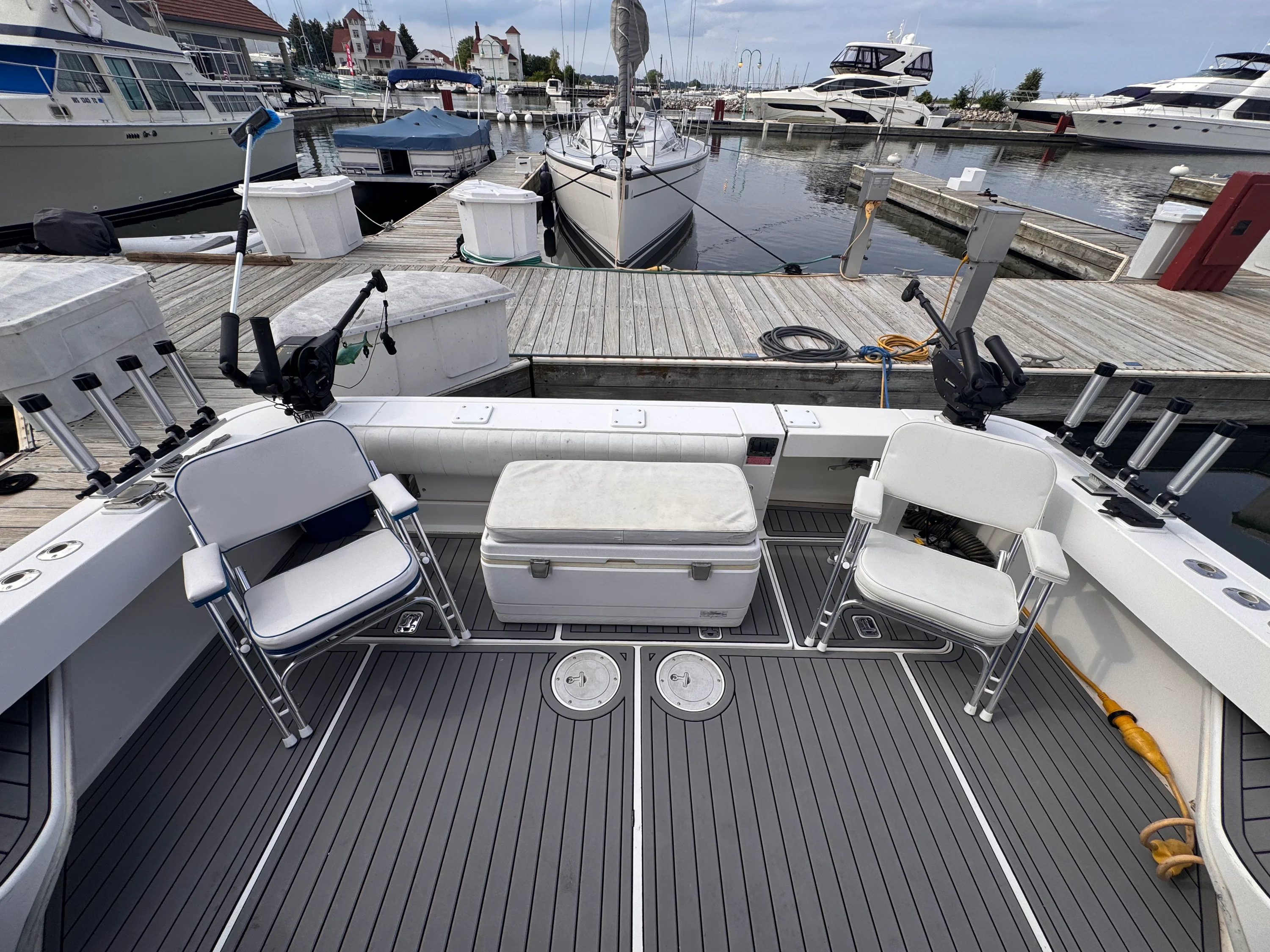 1997 Sea Ray 330 EXPRESS CRUISER Image Thumbnail #6