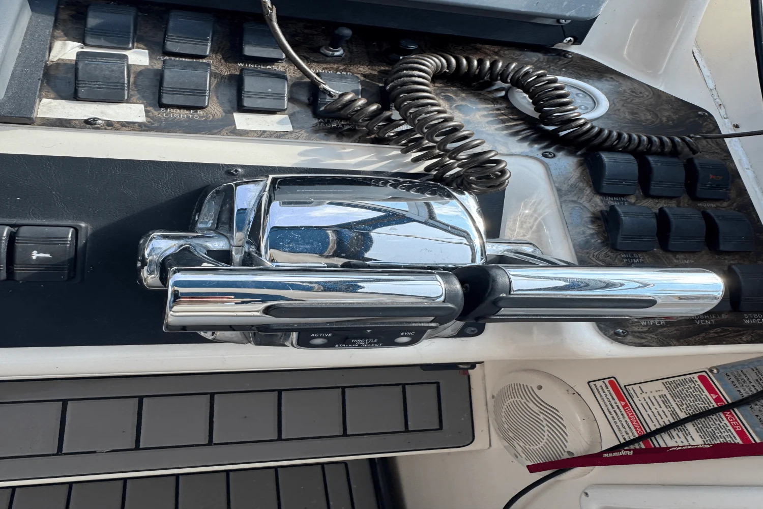 1997 Sea Ray 330 EXPRESS CRUISER Image Thumbnail #12