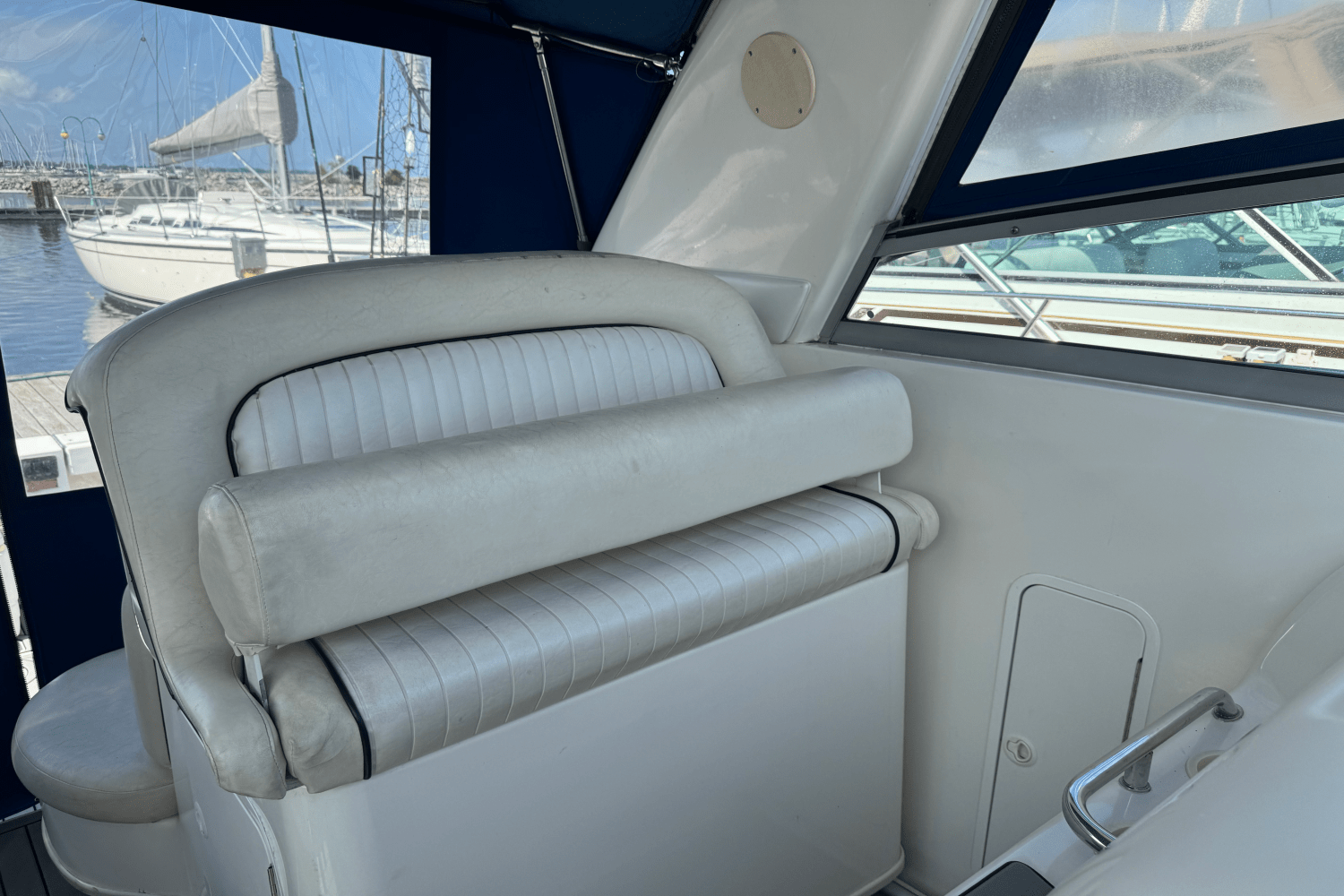 1997 Sea Ray 330 EXPRESS CRUISER Image Thumbnail #16