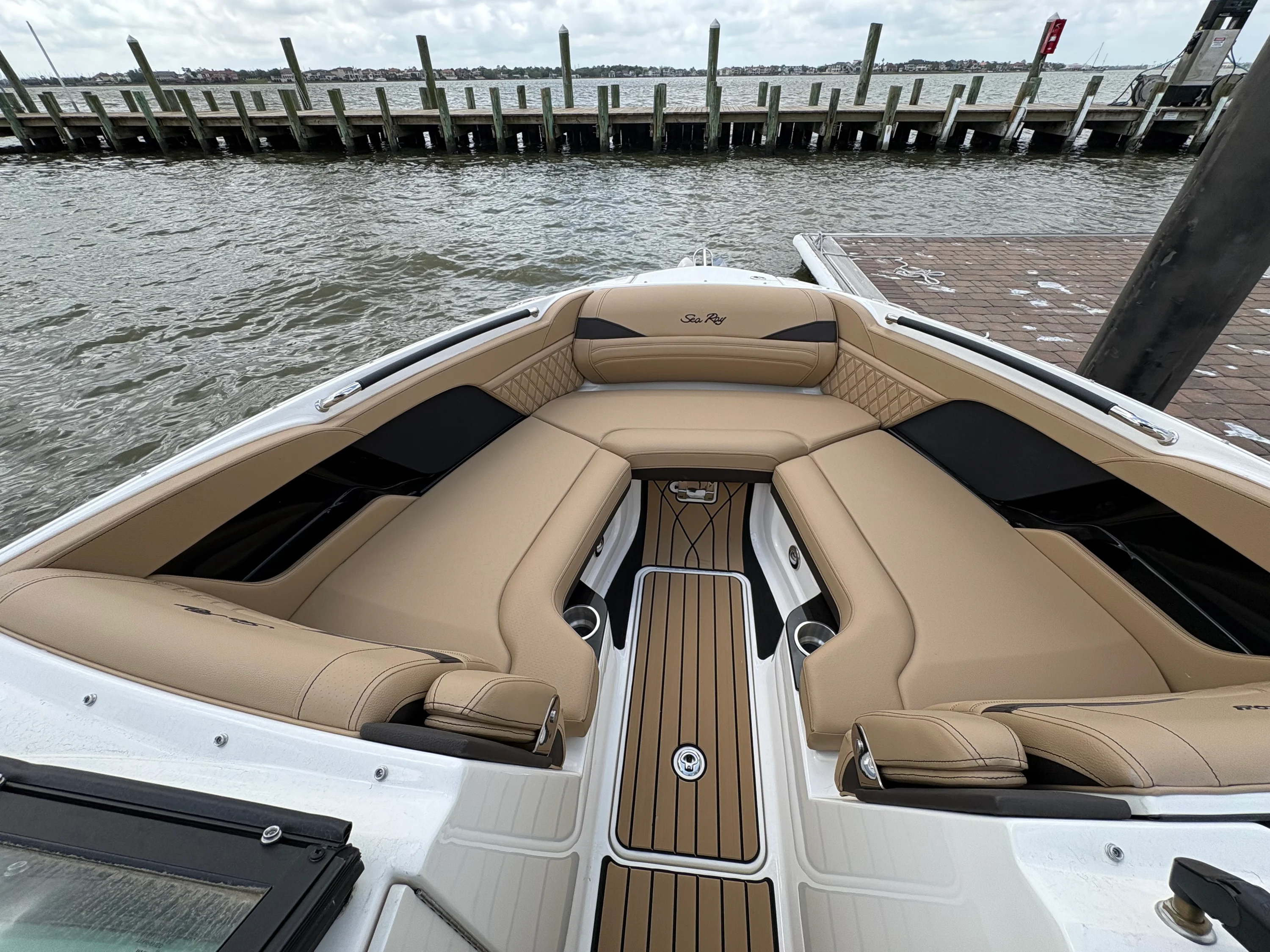 2026 Sea Ray SLX 260 Image Thumbnail #10