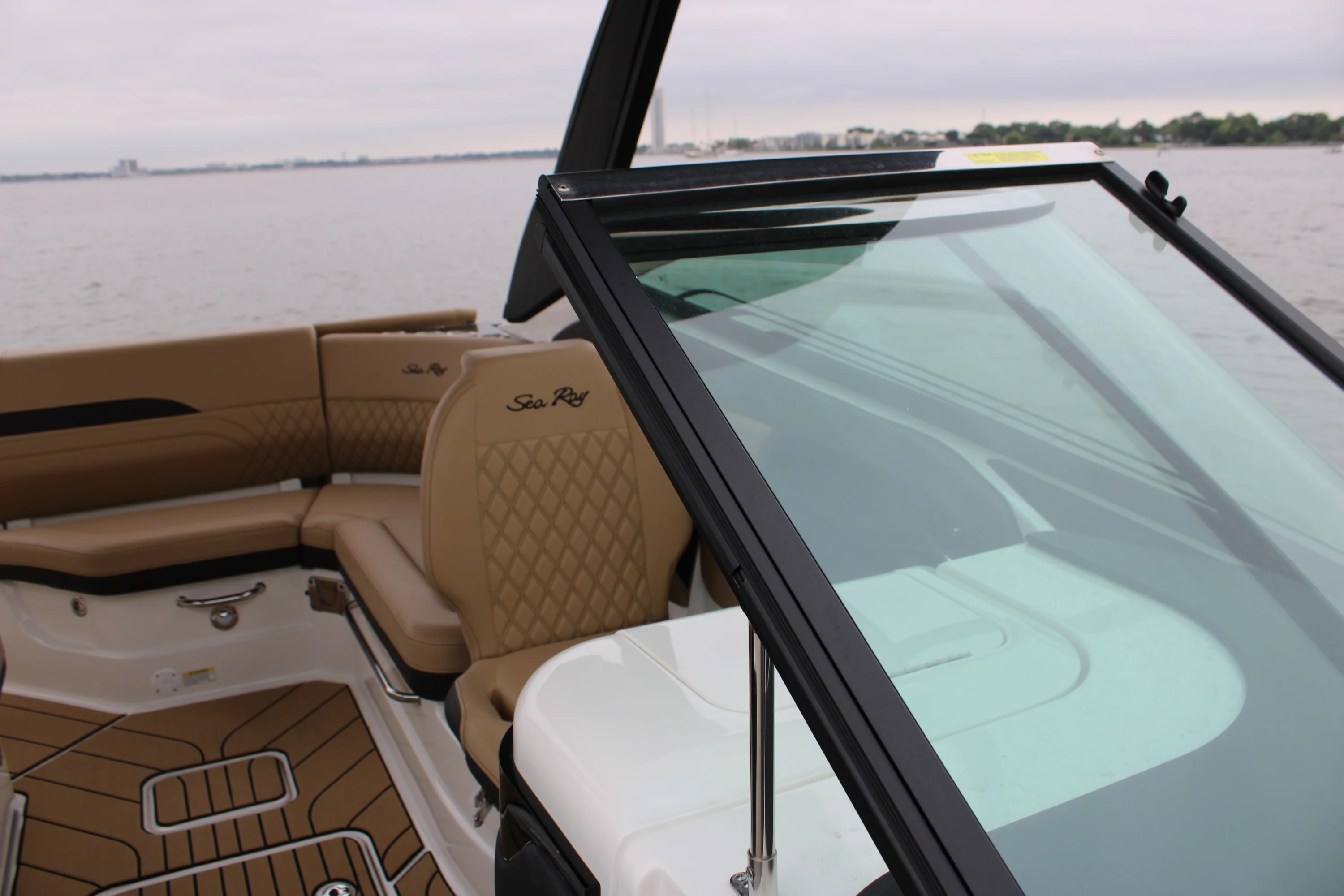 2026 Sea Ray SLX 260 Image Thumbnail #21