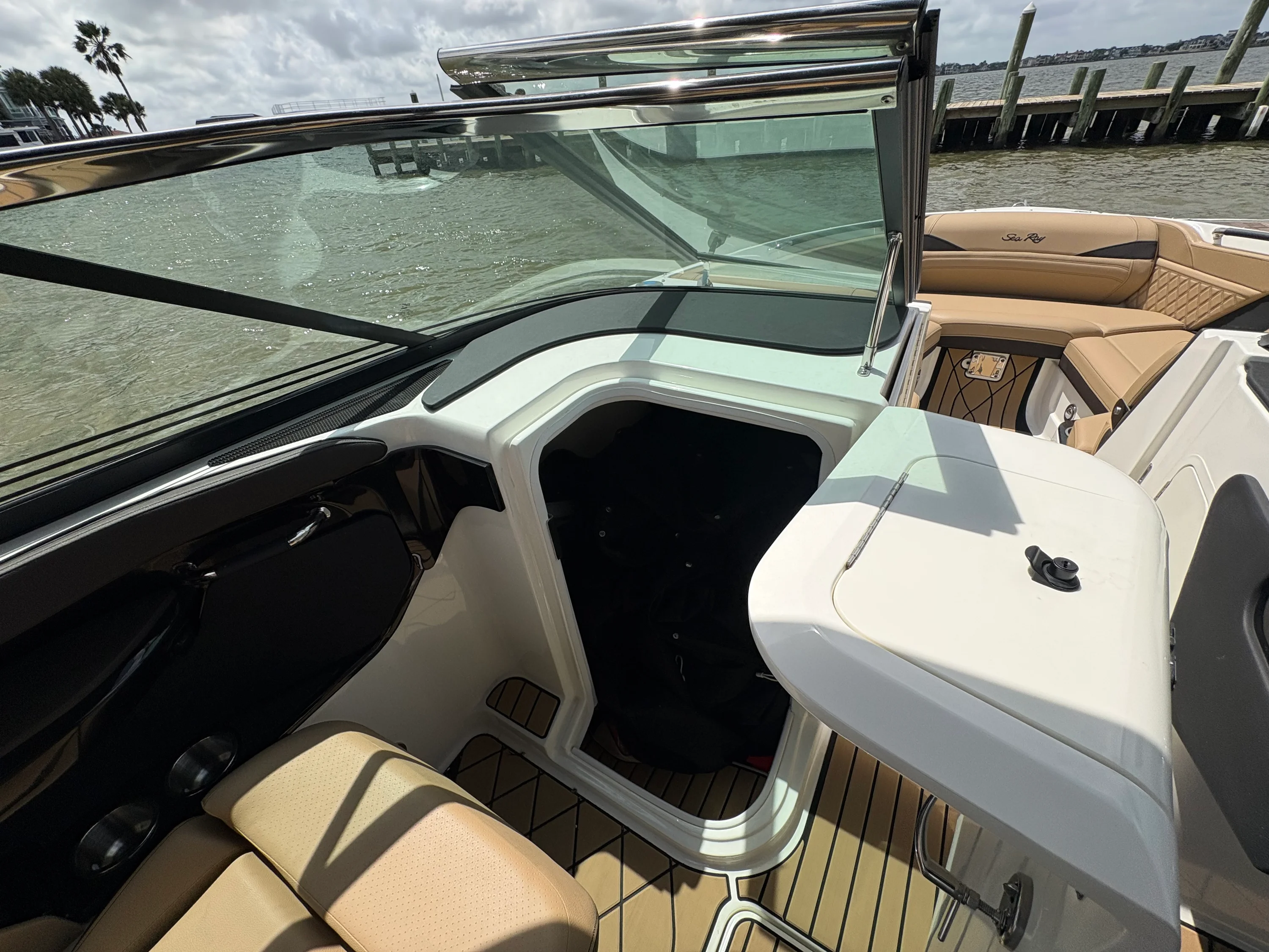 2026 Sea Ray SLX 260 Image Thumbnail #12