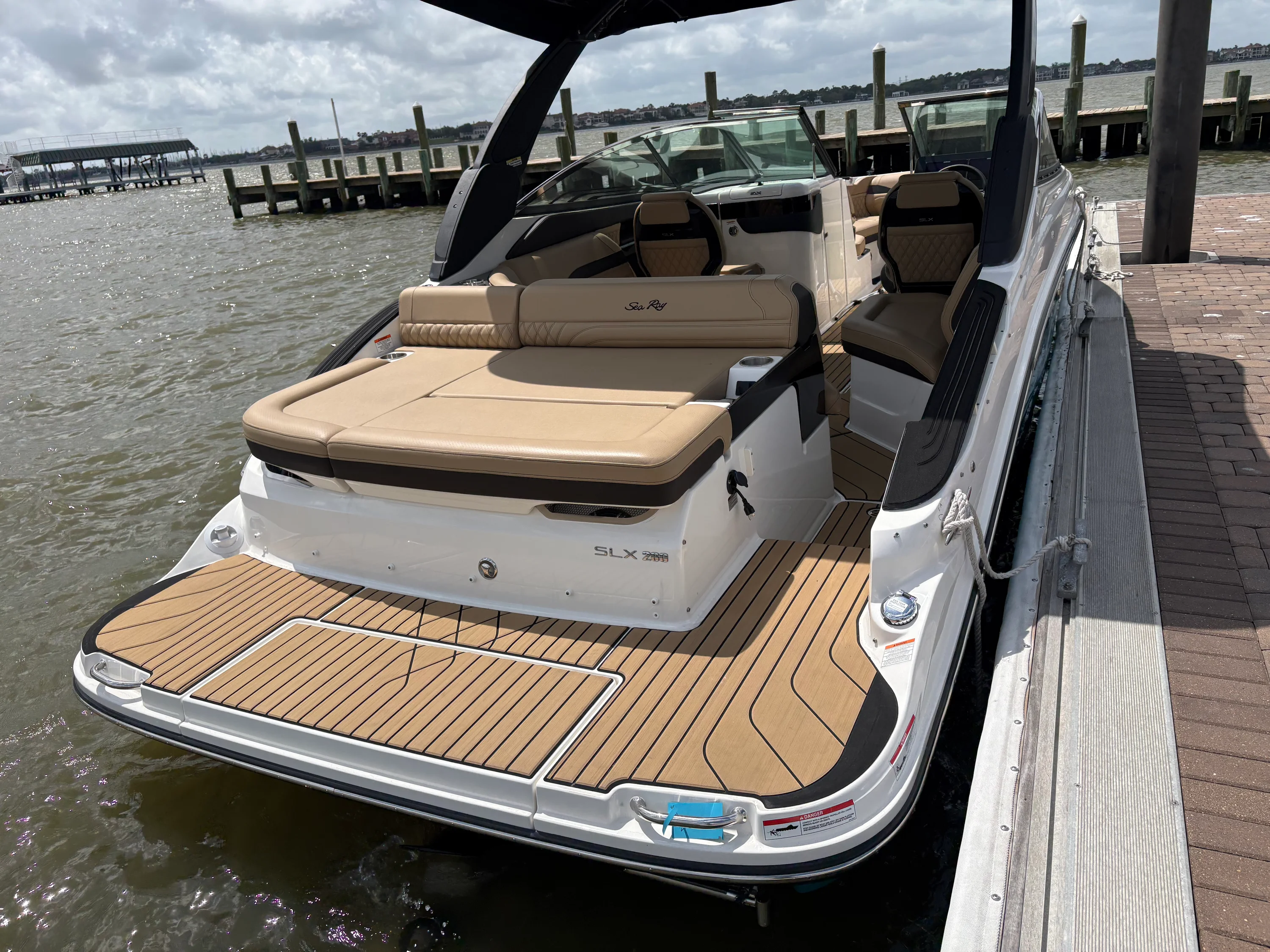 2026 Sea Ray SLX 260 Image Thumbnail #17