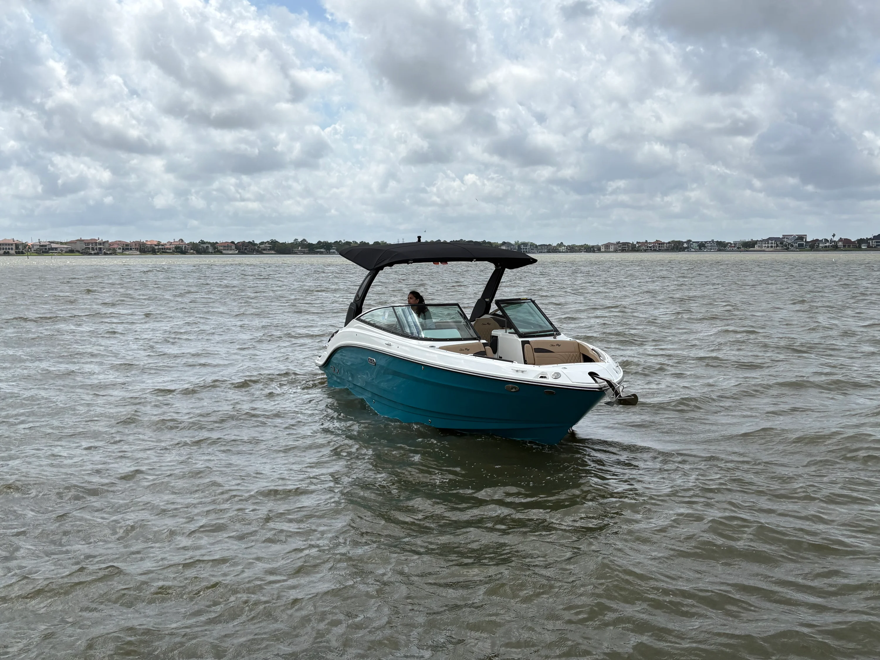 2026 Sea Ray SLX 260 Image Thumbnail #2