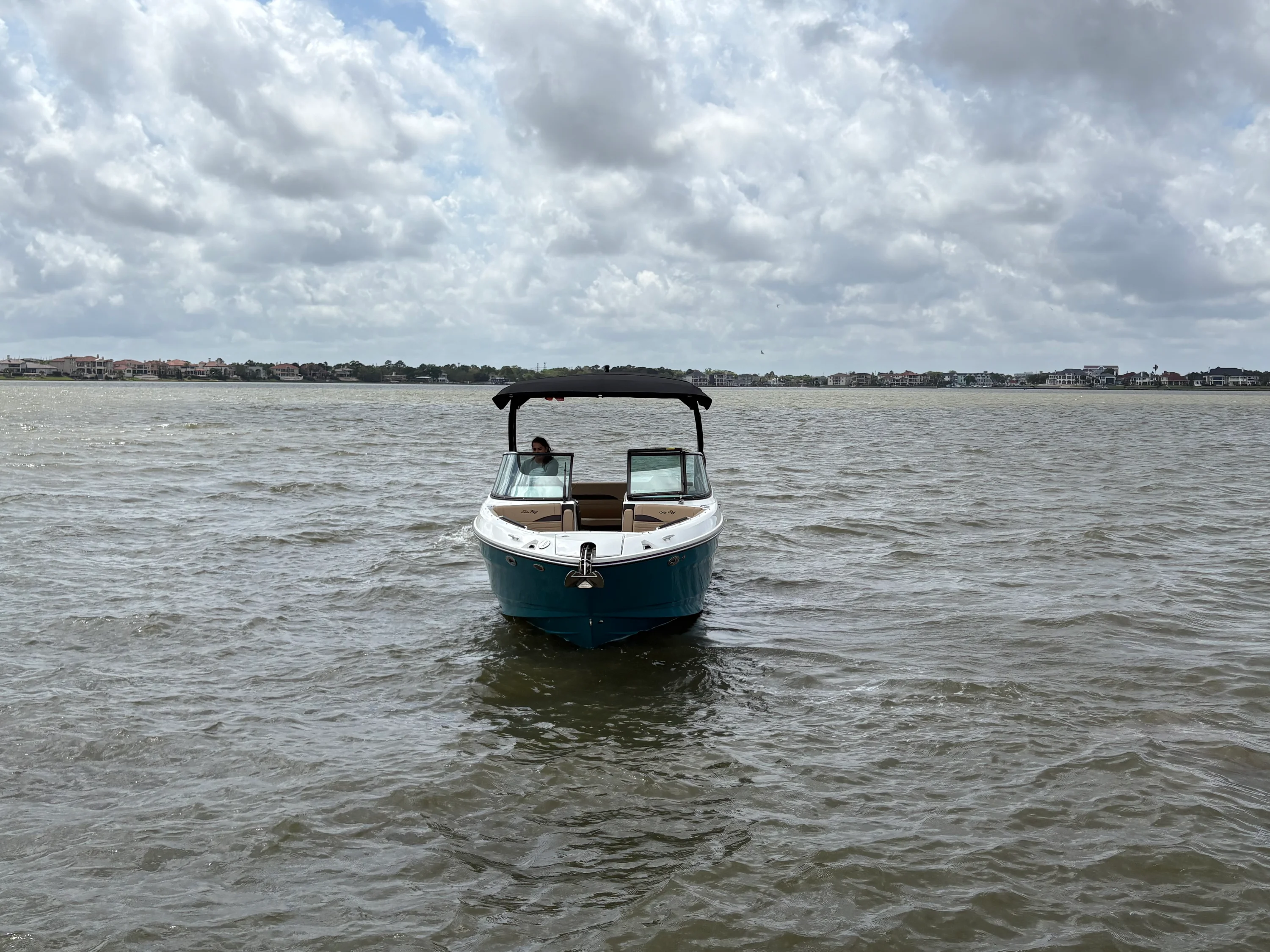 2026 Sea Ray SLX 260 Image Thumbnail #3