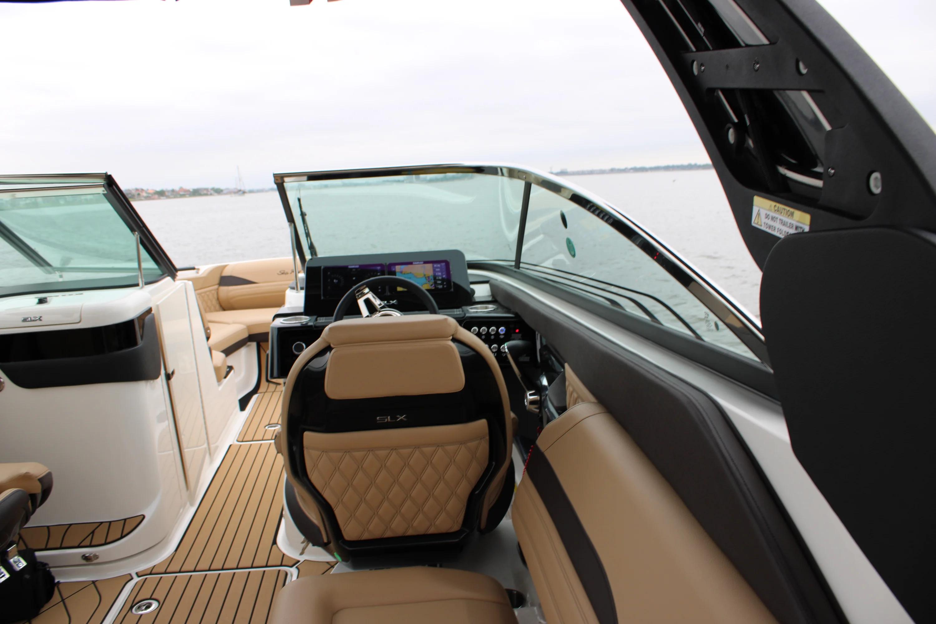 2026 Sea Ray SLX 260 Image Thumbnail #38