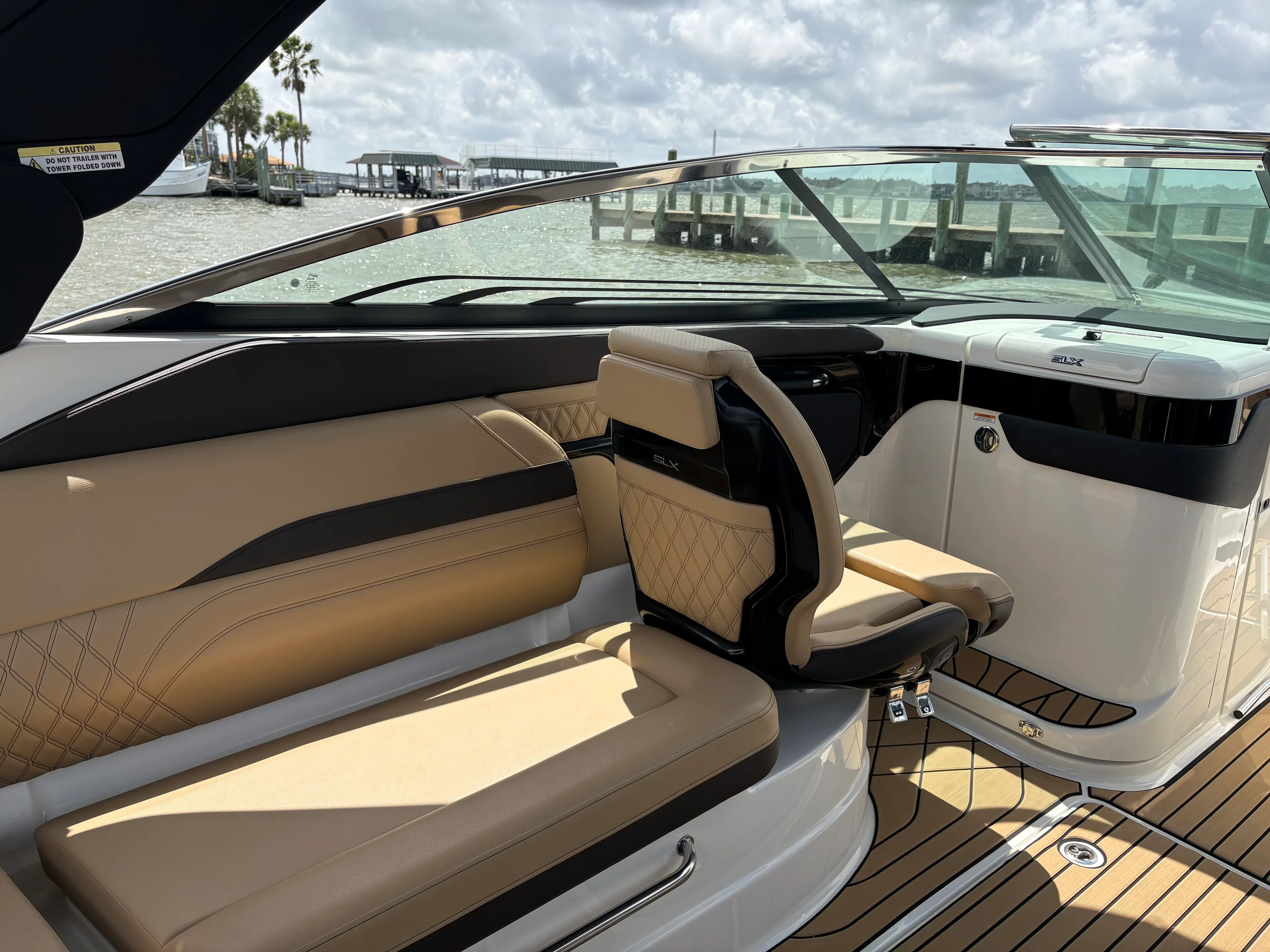 2026 Sea Ray SLX 260 Image Thumbnail #16