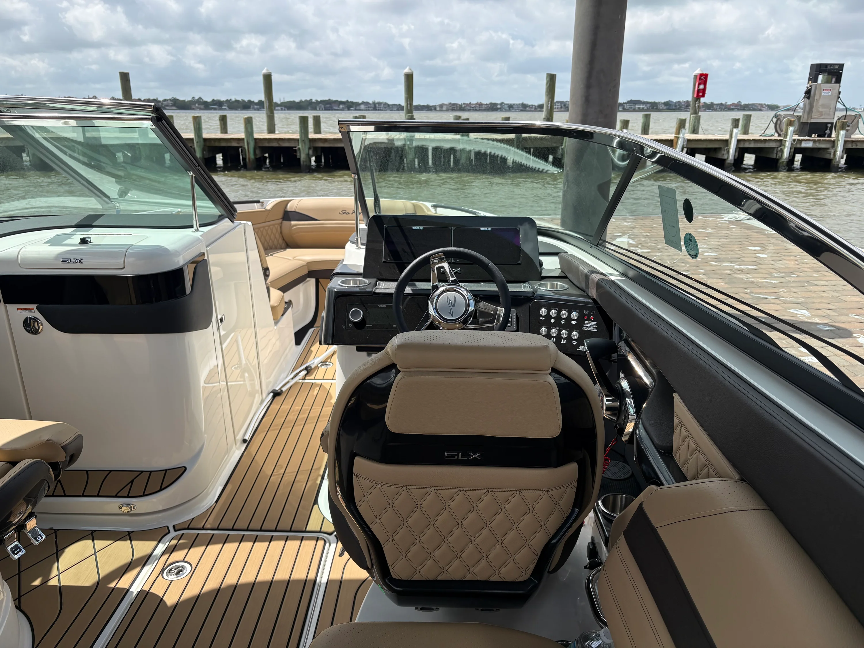 2026 Sea Ray SLX 260 Image Thumbnail #15