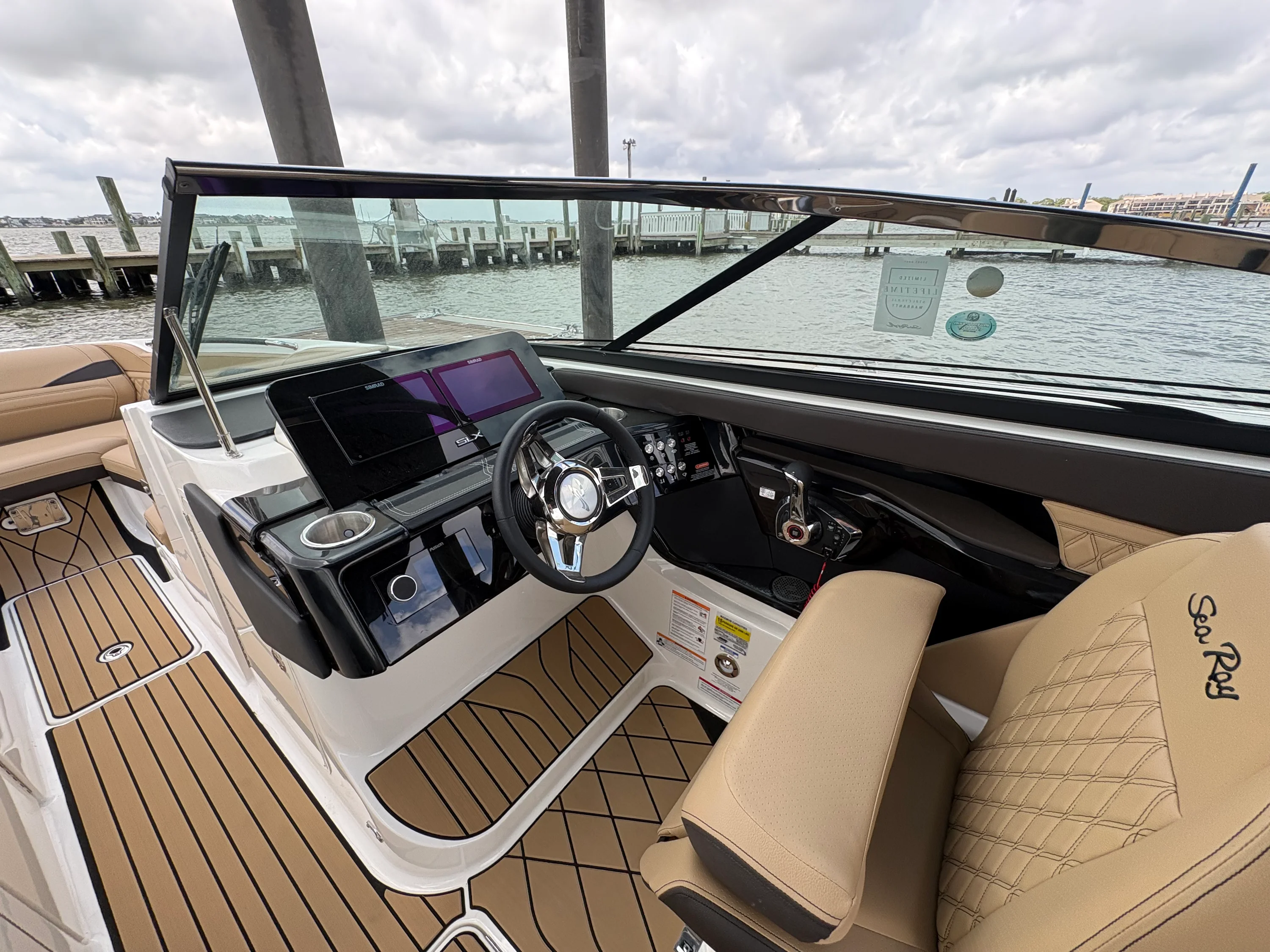 2026 Sea Ray SLX 260 Image Thumbnail #7