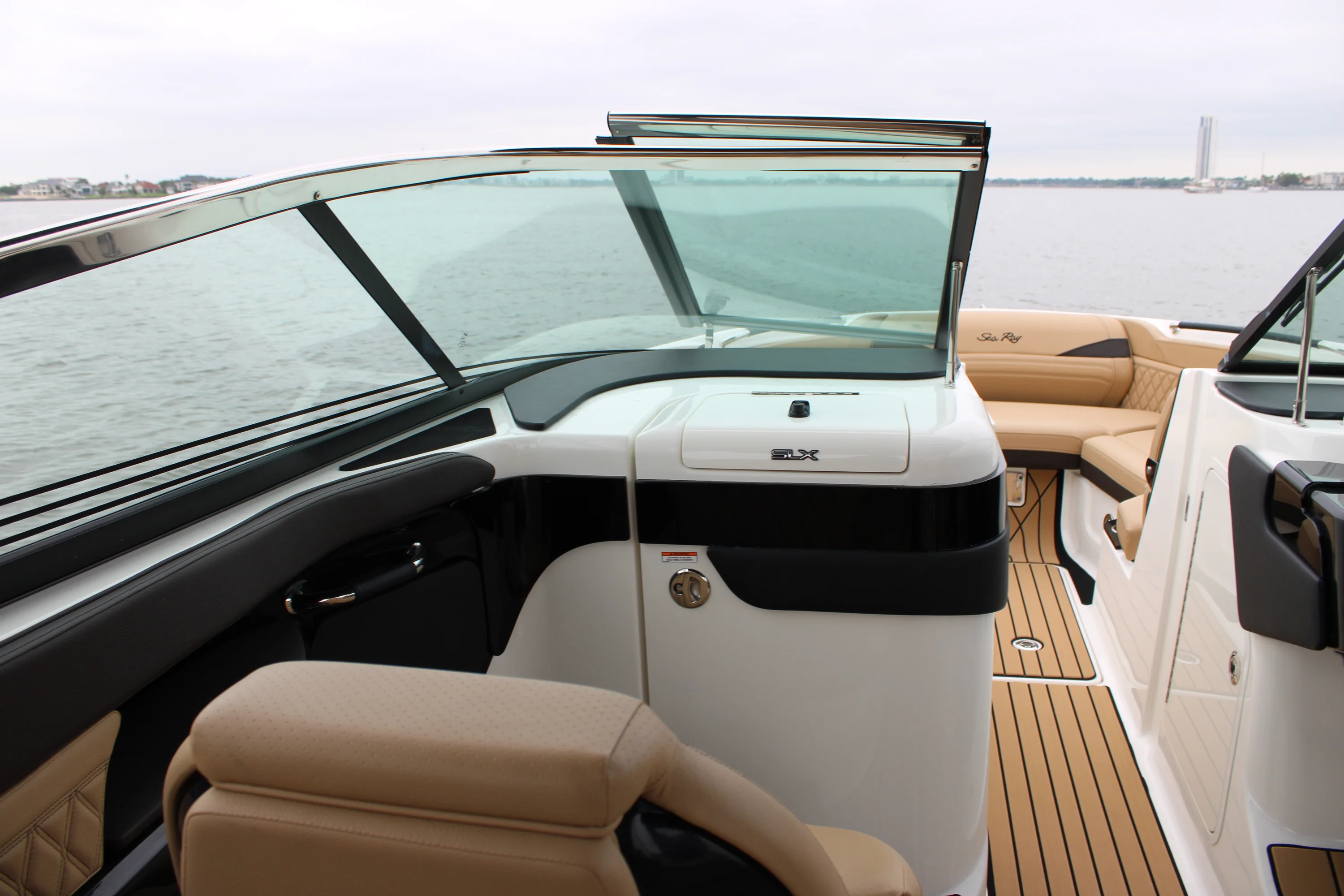 2026 Sea Ray SLX 260 Image Thumbnail #32