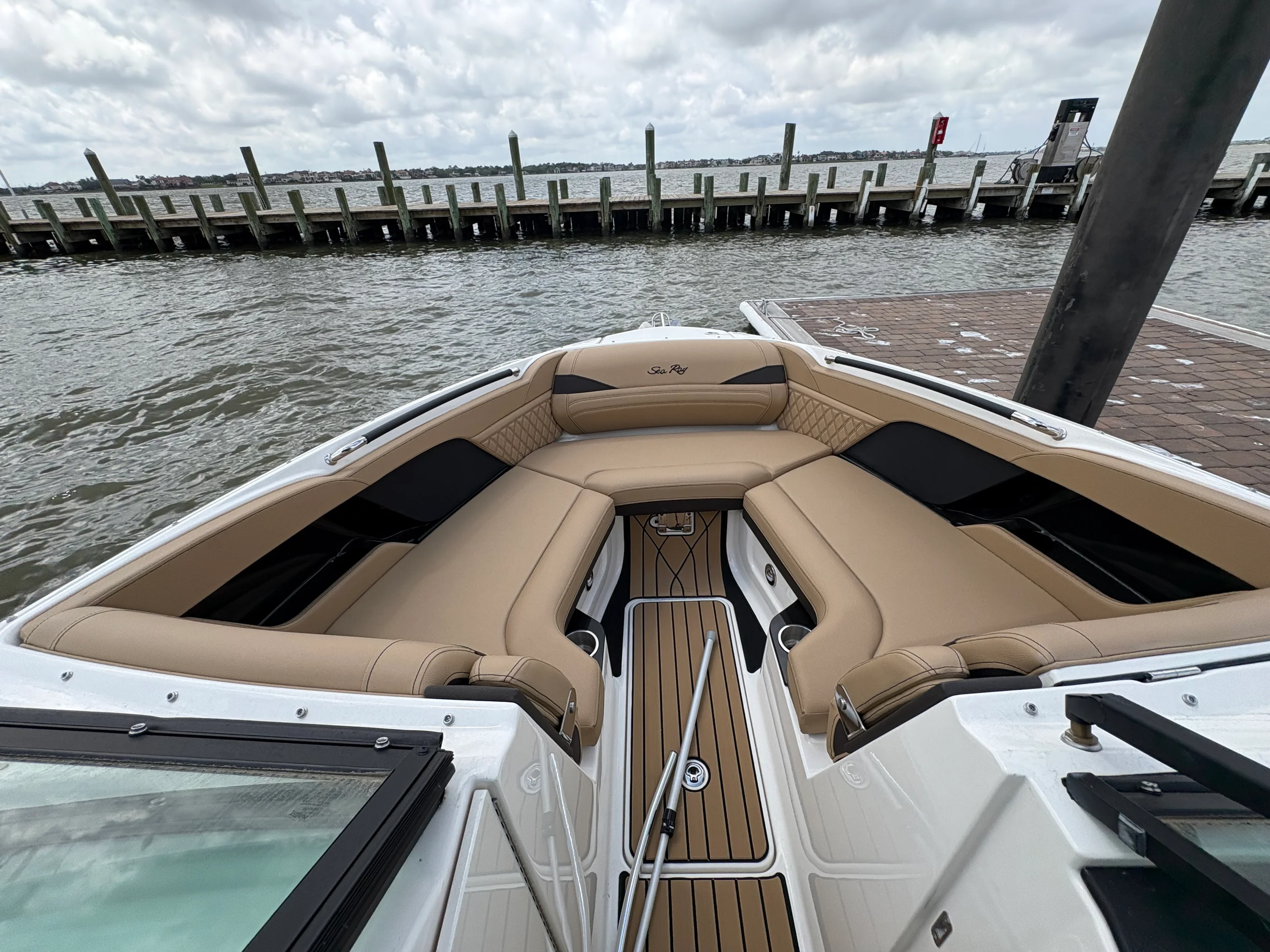 2026 Sea Ray SLX 260 Image Thumbnail #11